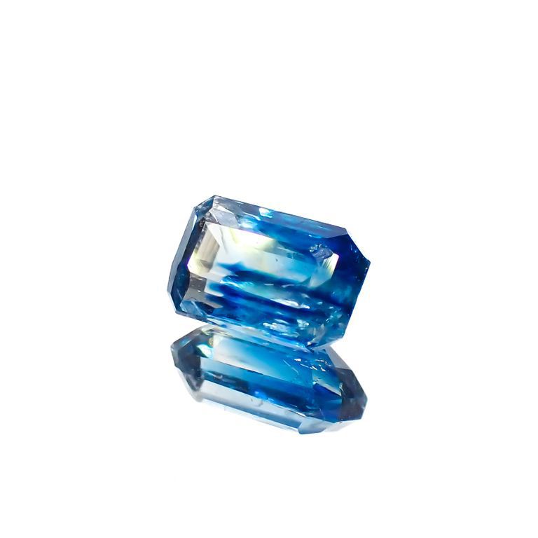 ユークレース(宝石名ブルー ホワイト・ユークレース)ジンバブエ共和国産 1.187ct ソ付[221018469]7.2x4.7mm前後