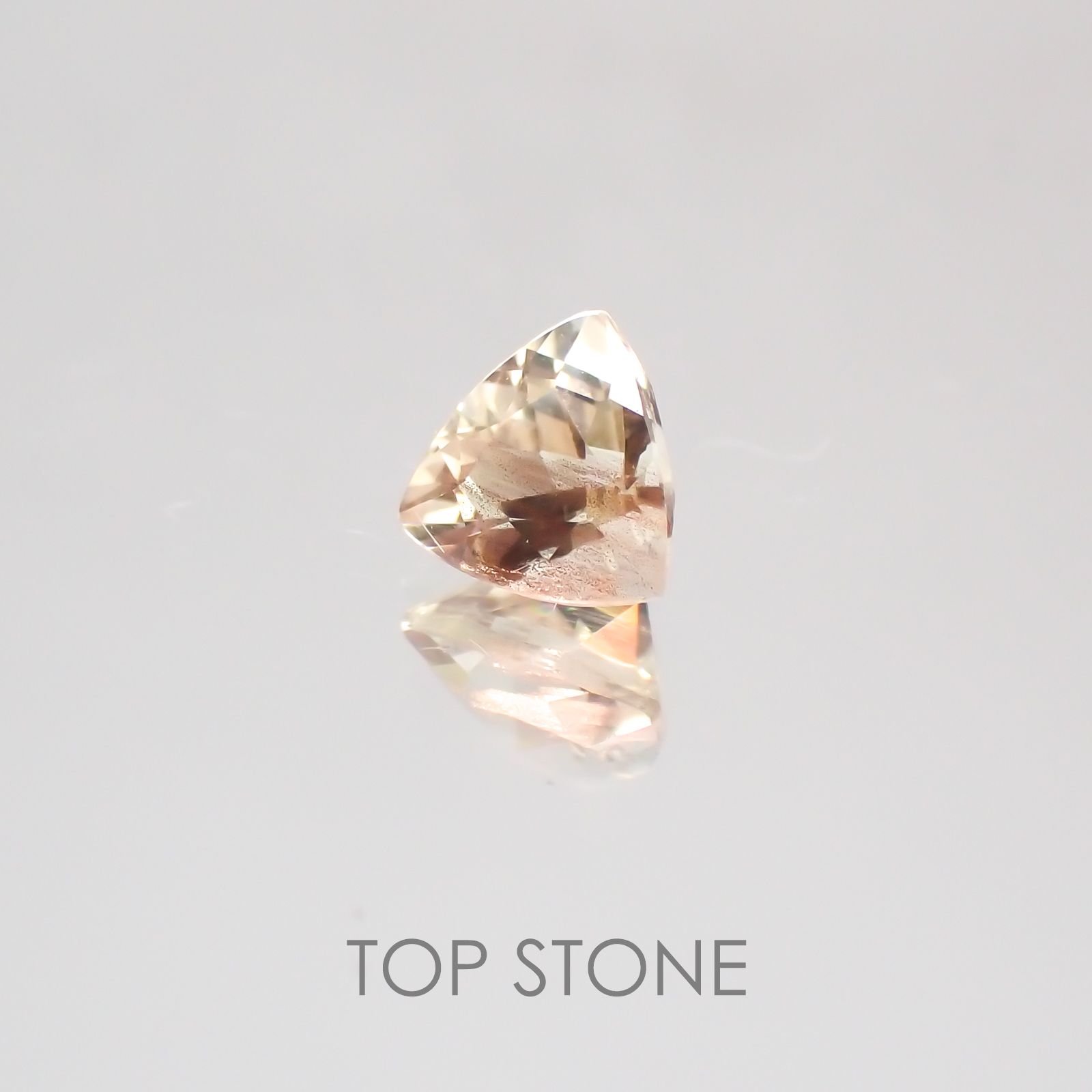 オレゴンサンストーン アメリカ産 ルース 0.47ct[21058948]5.1×5.1mm前後