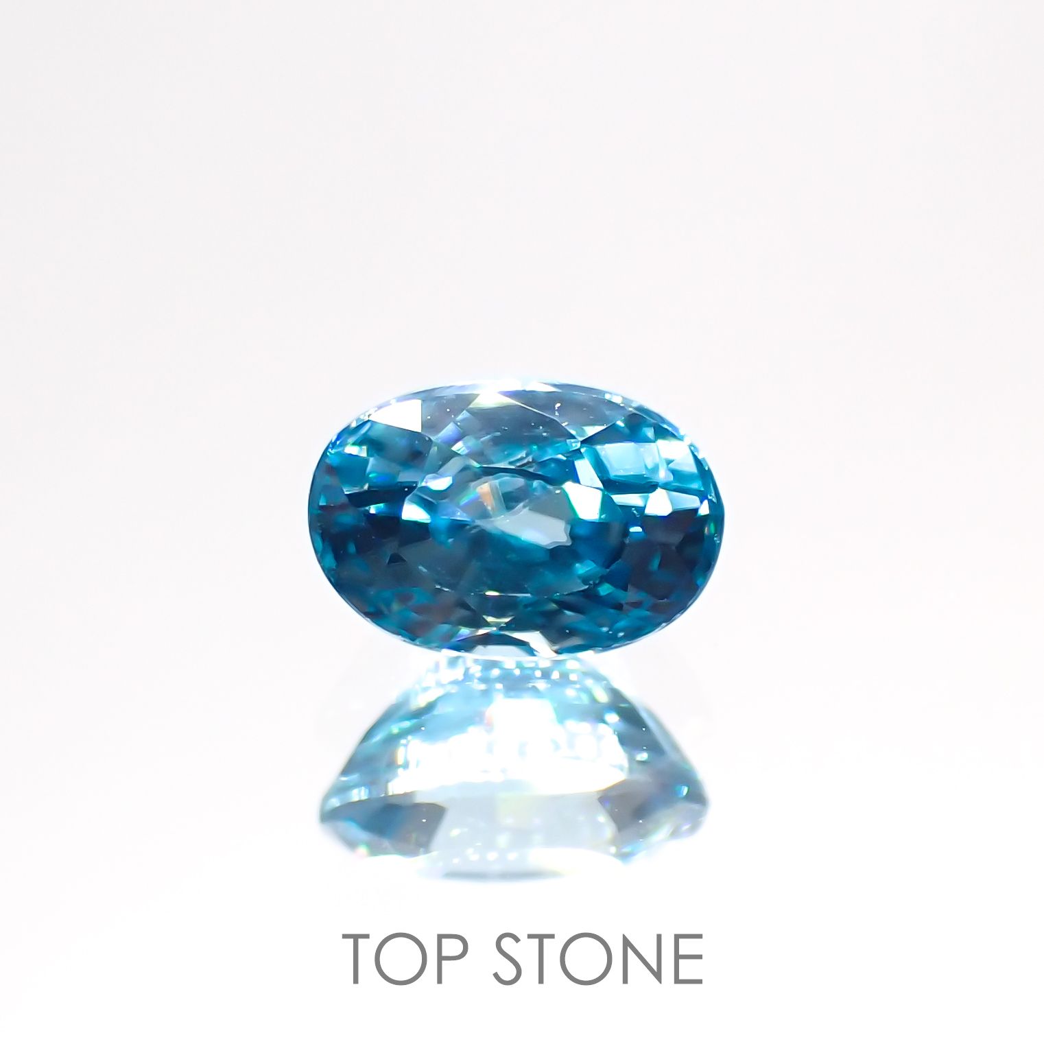 ブルージルコン(宝石名ジルコン) カンボジア産 0.94ct 識別済[20063096]5.8×4.1mm前後