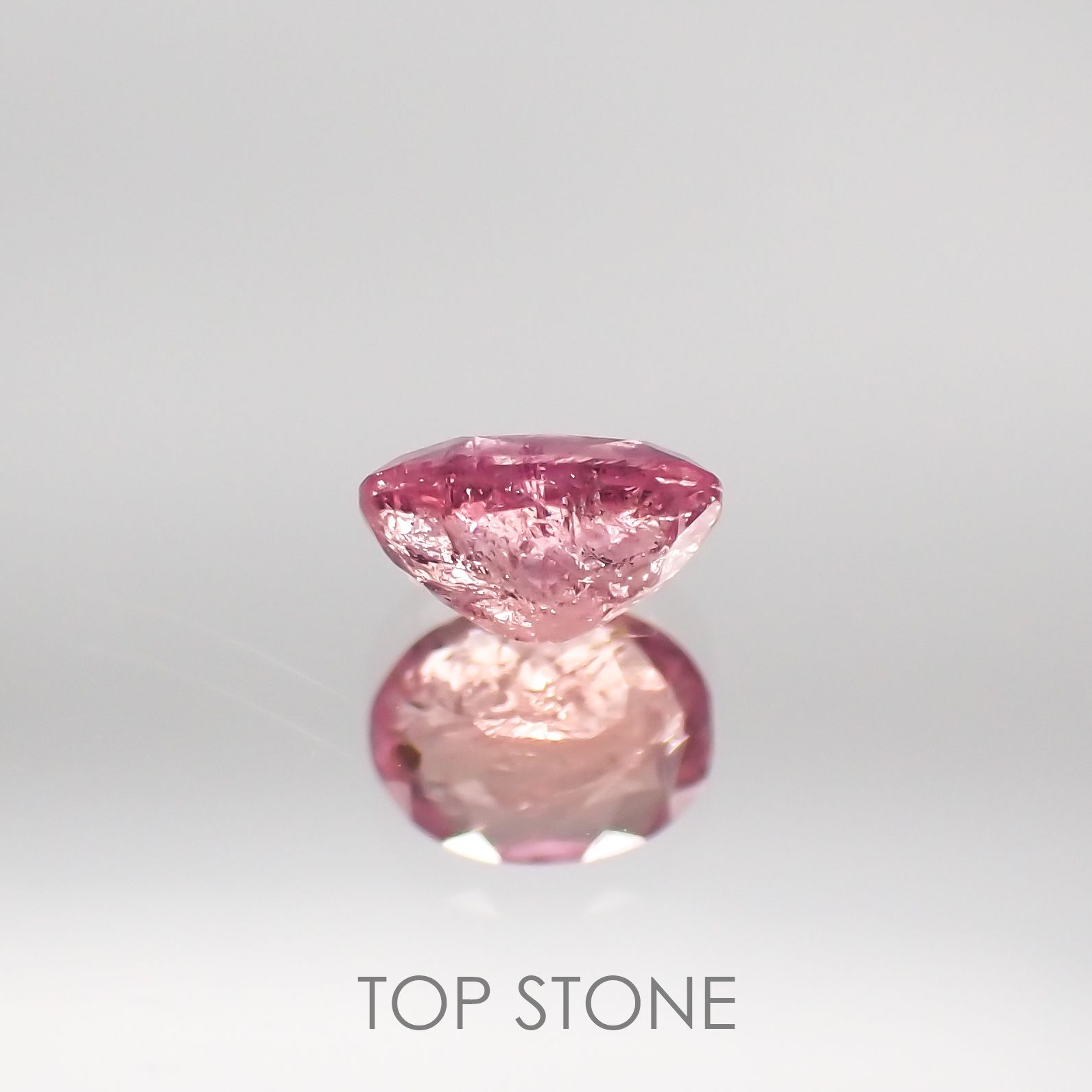 ペツォッタイト(ラズベリル) マダガスカル産 ルース 0.18ct[210611210]3.9×3mm前後