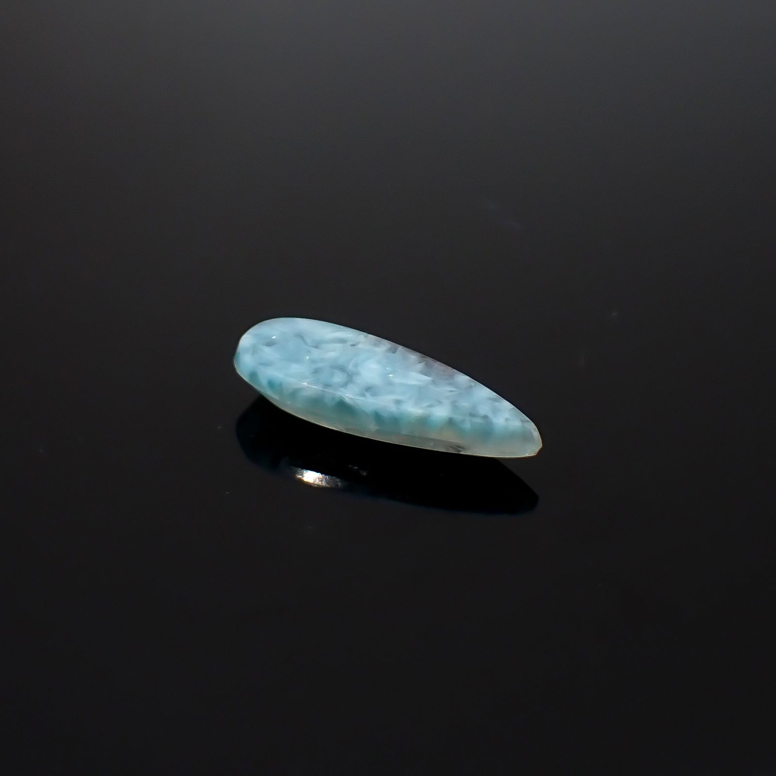 パライバクォーツ ブラジル産 2.82ct / 17.5x6.3mm前後 [260632506]