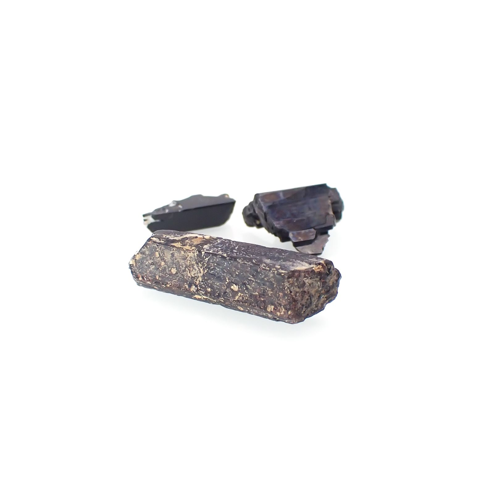 ネプチュナイト 原石 3個セット アメリカ・カリフォルニア州産 8.34ct(3pcs合計)[230622310]9.0-18.6x3.4-8.9mm前後