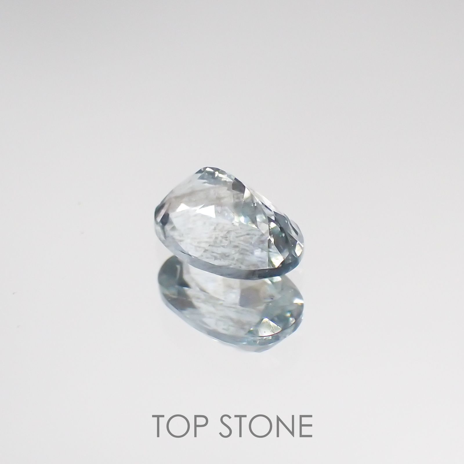 アベンチュリンアクアマリン ブラジル産 ルース 0.65ct[210611296]6.8×4.7mm前後