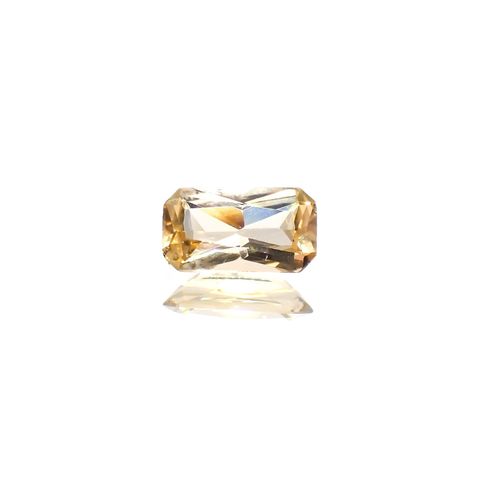 インペリアルトパーズ(宝石名トパーズ)ブラジル産 識別済 0.64ct / 7.6x4.2mm前後 [220114964]