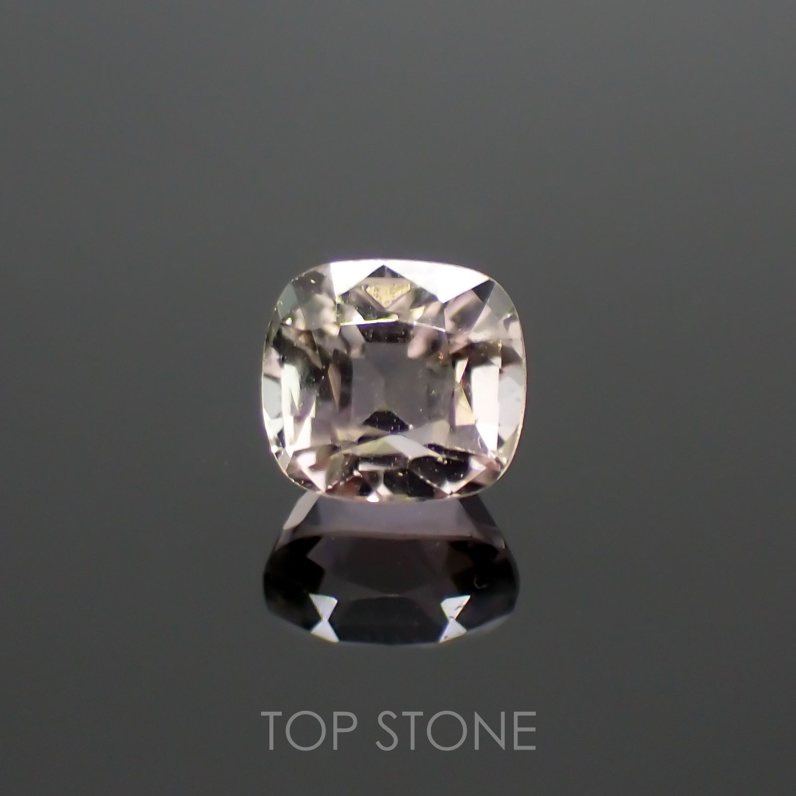 パステルカラートルマリン アフガニスタン産 0.60ct[220114265]4.8x4.5mm前後