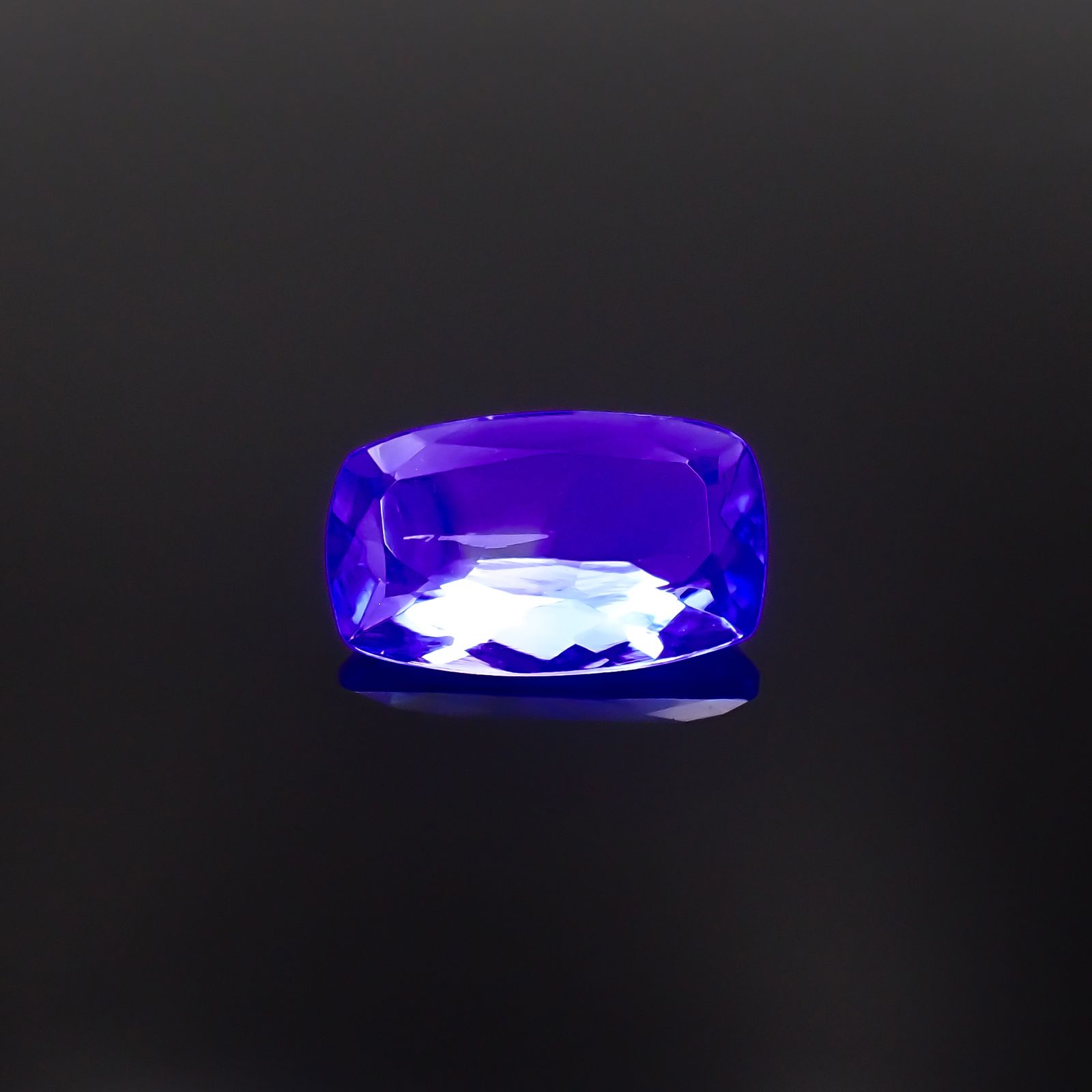 フローライト フルオレッセンス イギリス・ロジャリー鉱山産 3.06ct[230923322]12.4x7.7mm前後