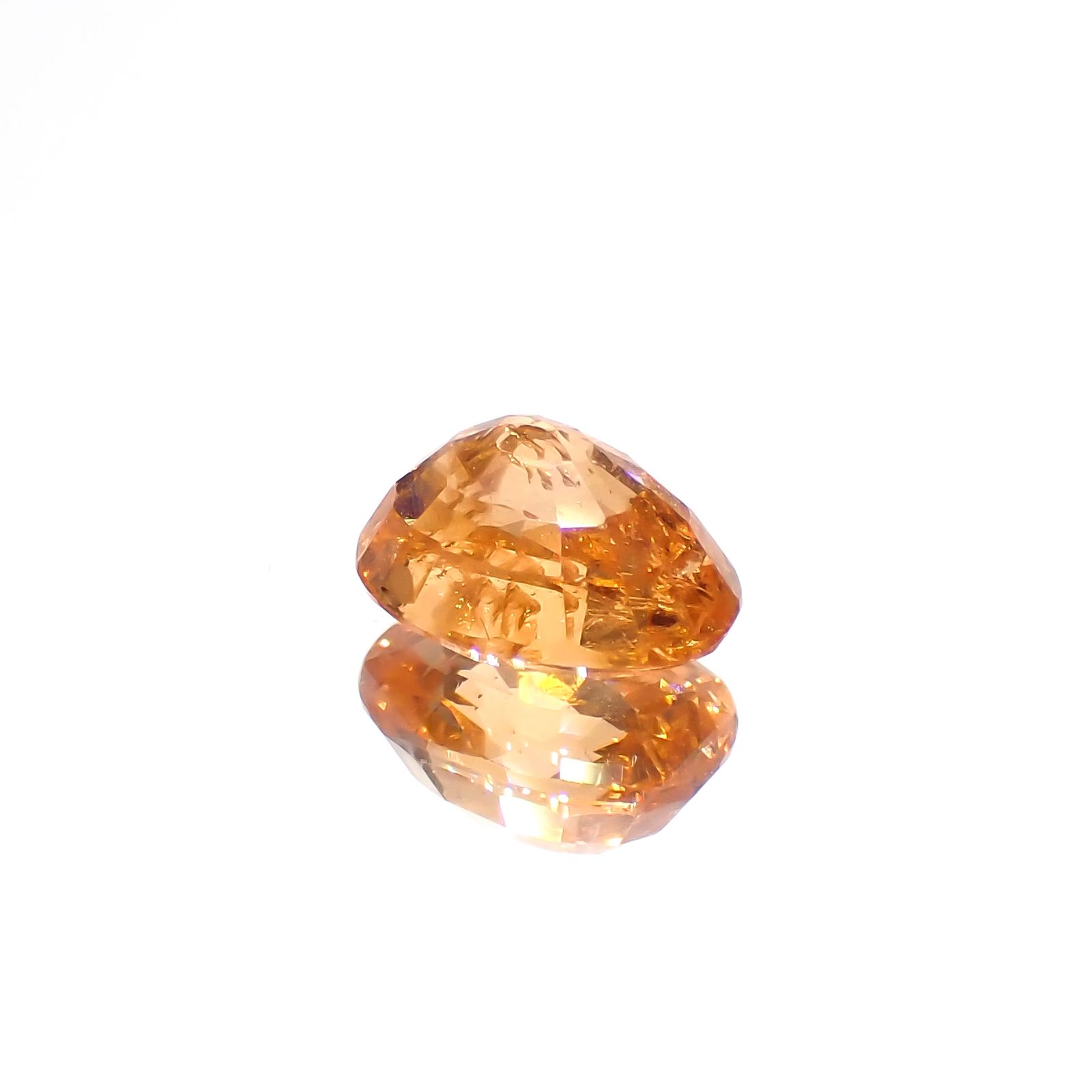 スペサルティンガーネット マンダリンオレンジカラー(宝石名ガーネット)ナイジェリア産 1.32ct 識別済[230923388]7x5.1mm前後