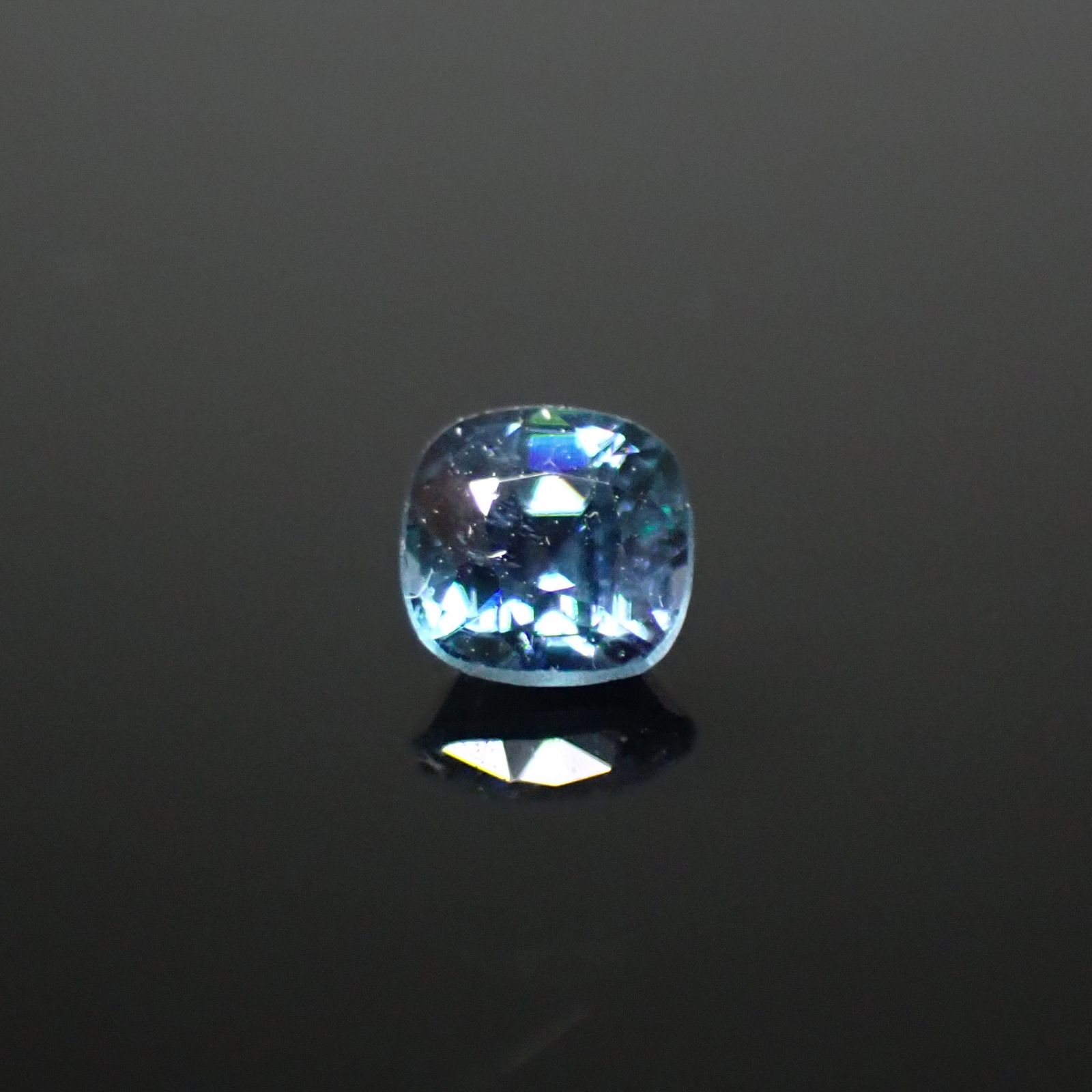 リバースカラーチェンジジルコン ミャンマー・モゴック産 0.43ct[240929172]4x3.9mm前後