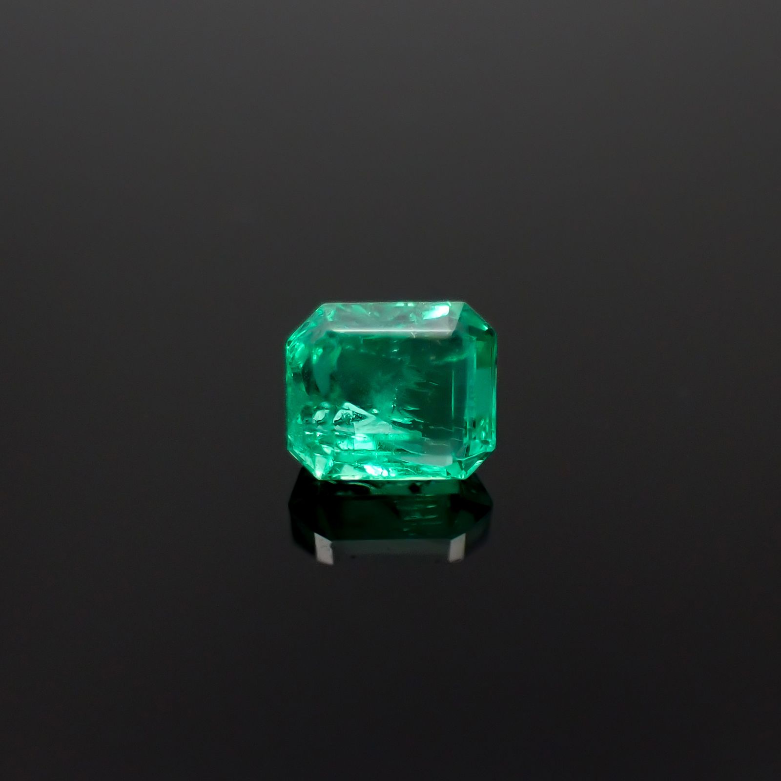 エメラルド コロンビア産 0.18ct[240627903]3.4x2.9mm前後