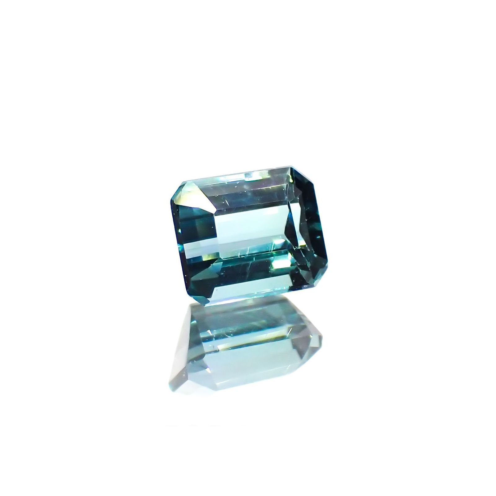 ブルートルマリン(宝石名トルマリン)アフガニスタン産 0.65ct 識別済[220115316]5.2x4.3mm前後