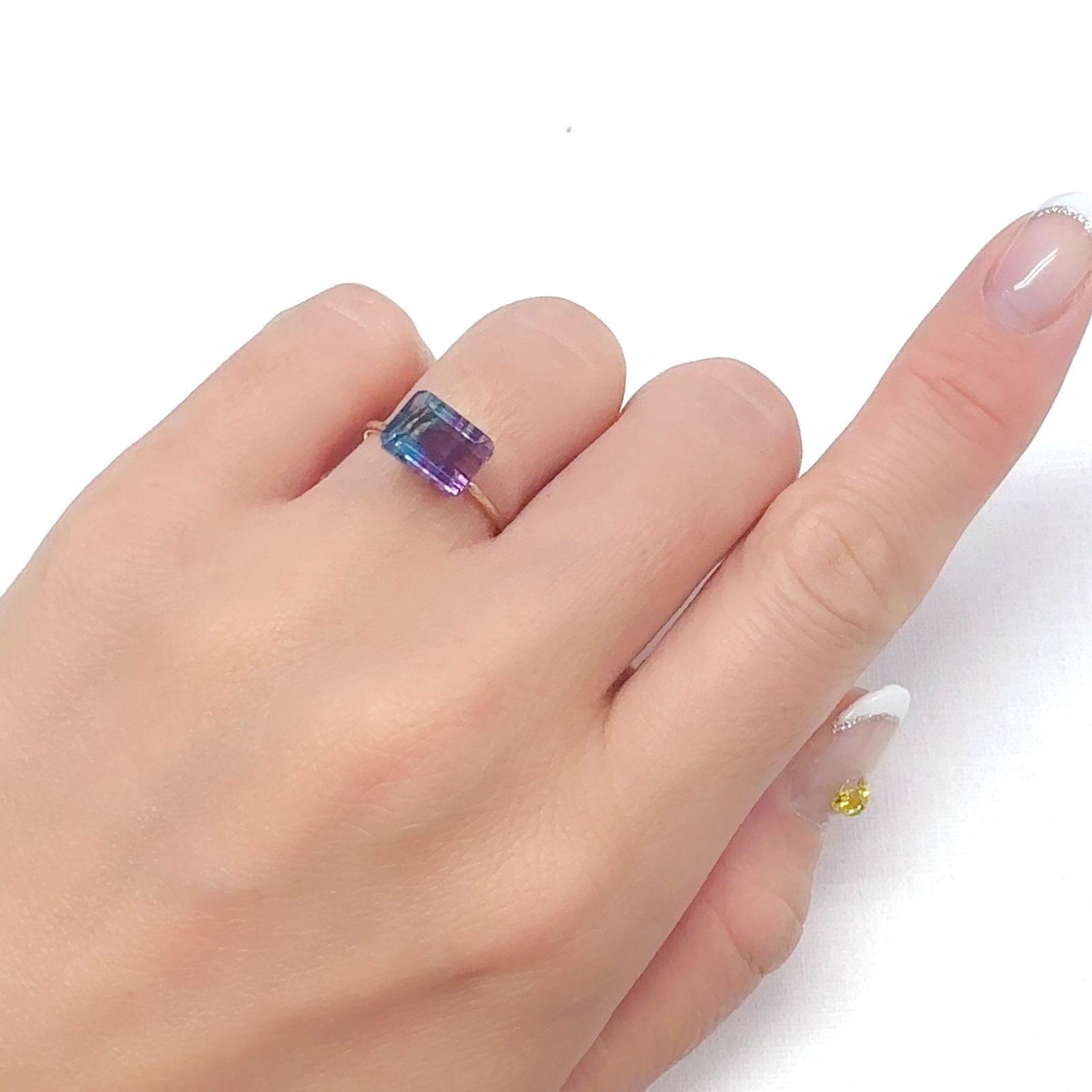 パーティカラーフローライト フルオレッセンス ブラジル産 3.01ct[240828640]9x7mm前後