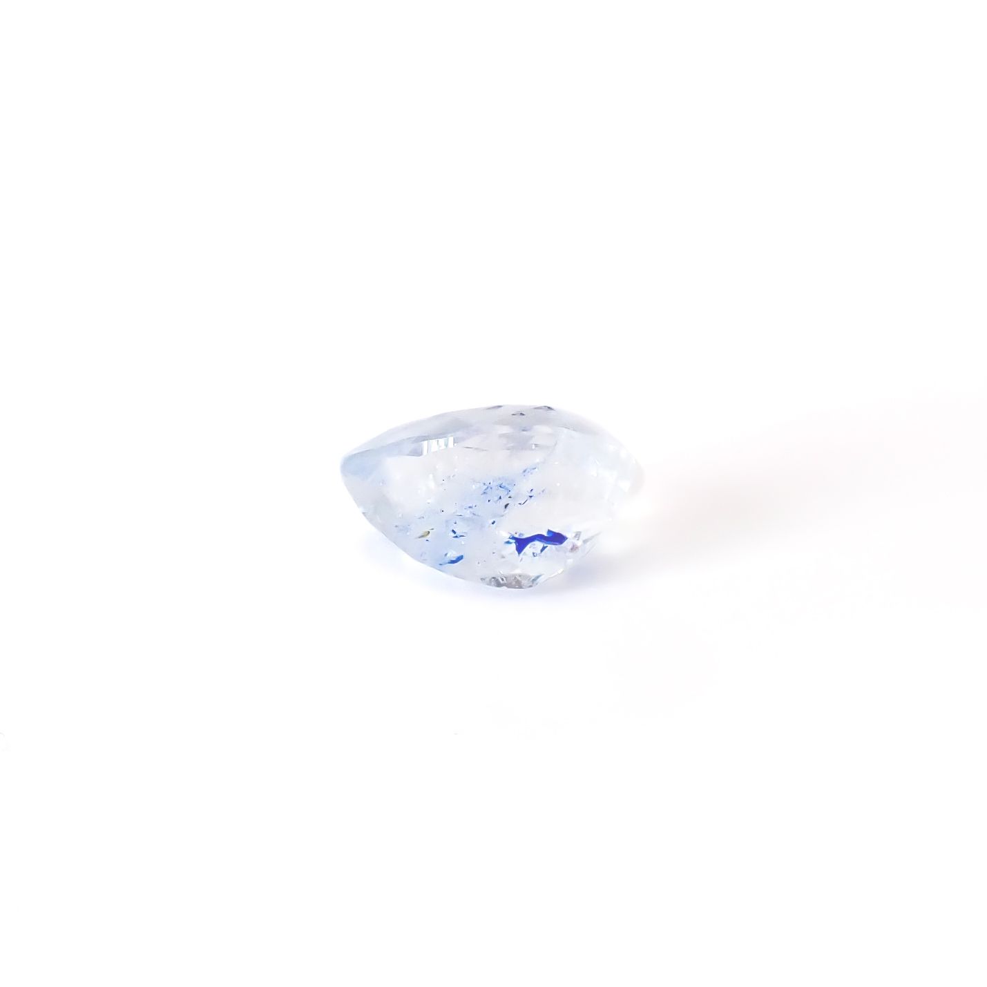ラズライトインソーダライト フルオレッセンス アフガニスタン産 1.08ct / 8.2x5.7mm前後 [260431995]
