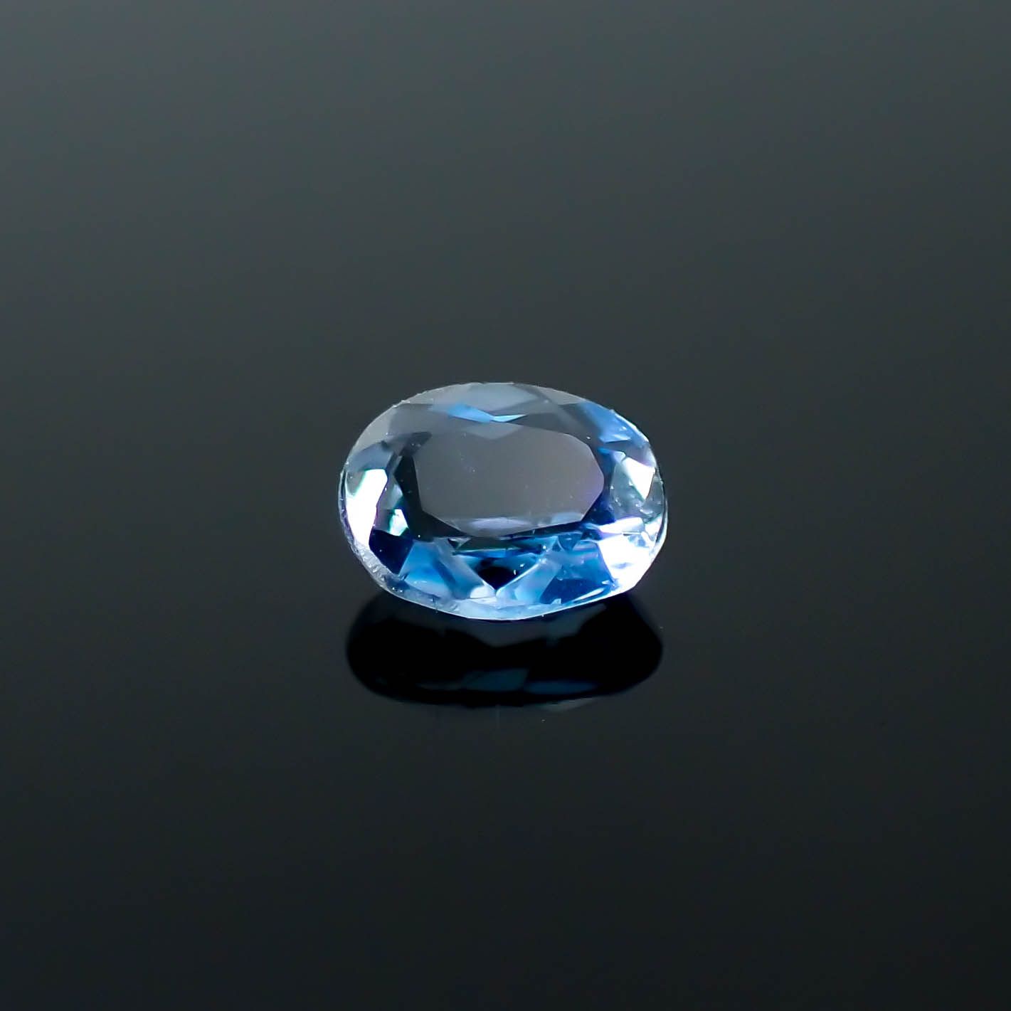 タトゥーアクアマリン ブラジル・ミナスジェライス州タトゥー鉱山産 0.22ct[240226072]4.3x3.4mm前後 | TOP  STONE(トップストーン)