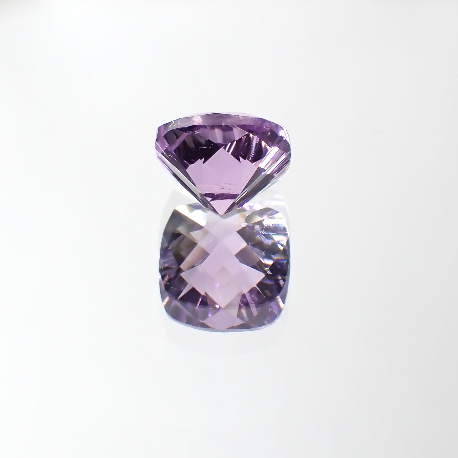 ◇チェッカーコンケーブカット◇アメジスト(宝石名アメシスト) ブラジル産 1.37ct 識別済[211013039]7×7mm前後