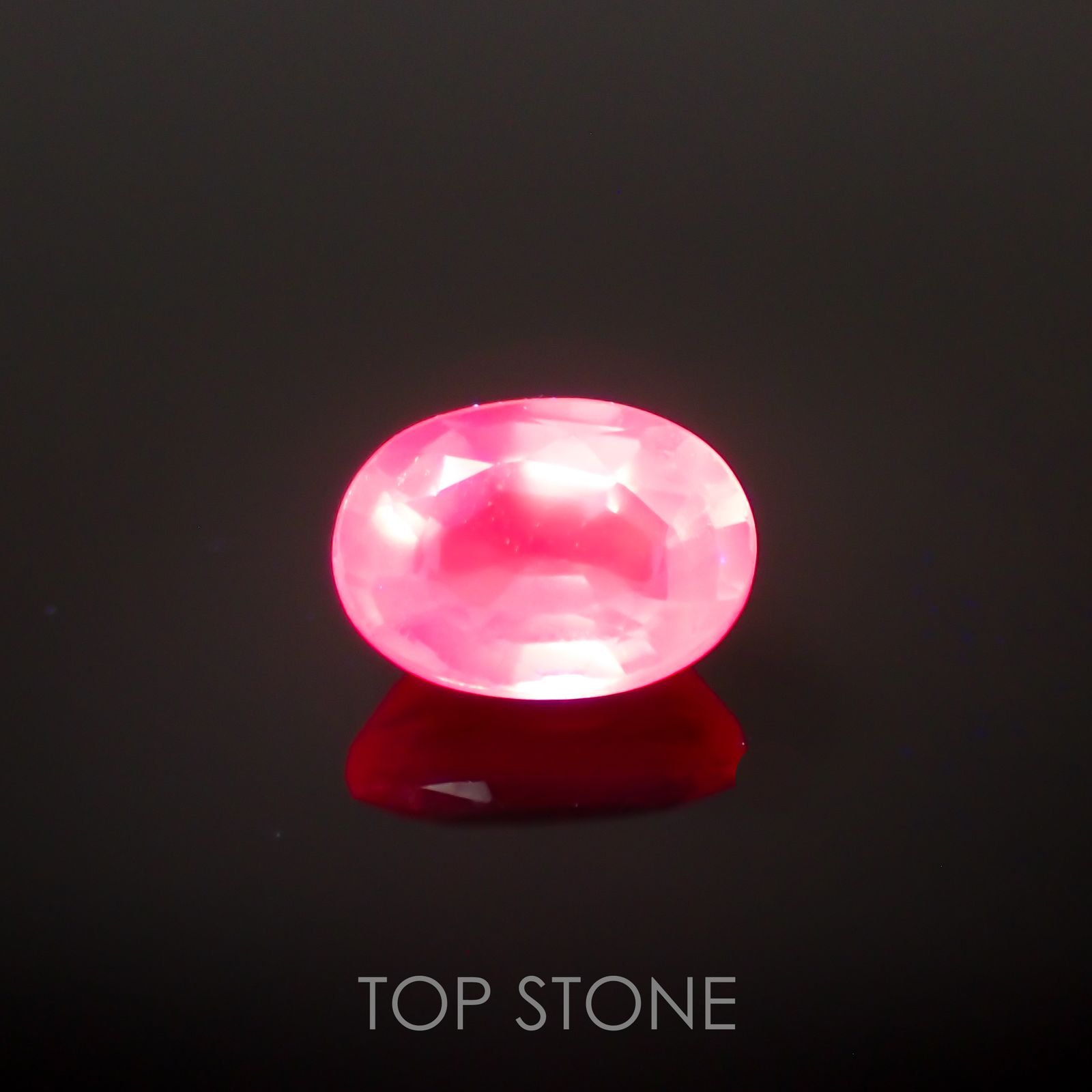 シルキーピンクスピネル(宝石名ピンク・スピネル)タンザニア産 0.68ct 識別済[220114140]5.9x4.3mm前後