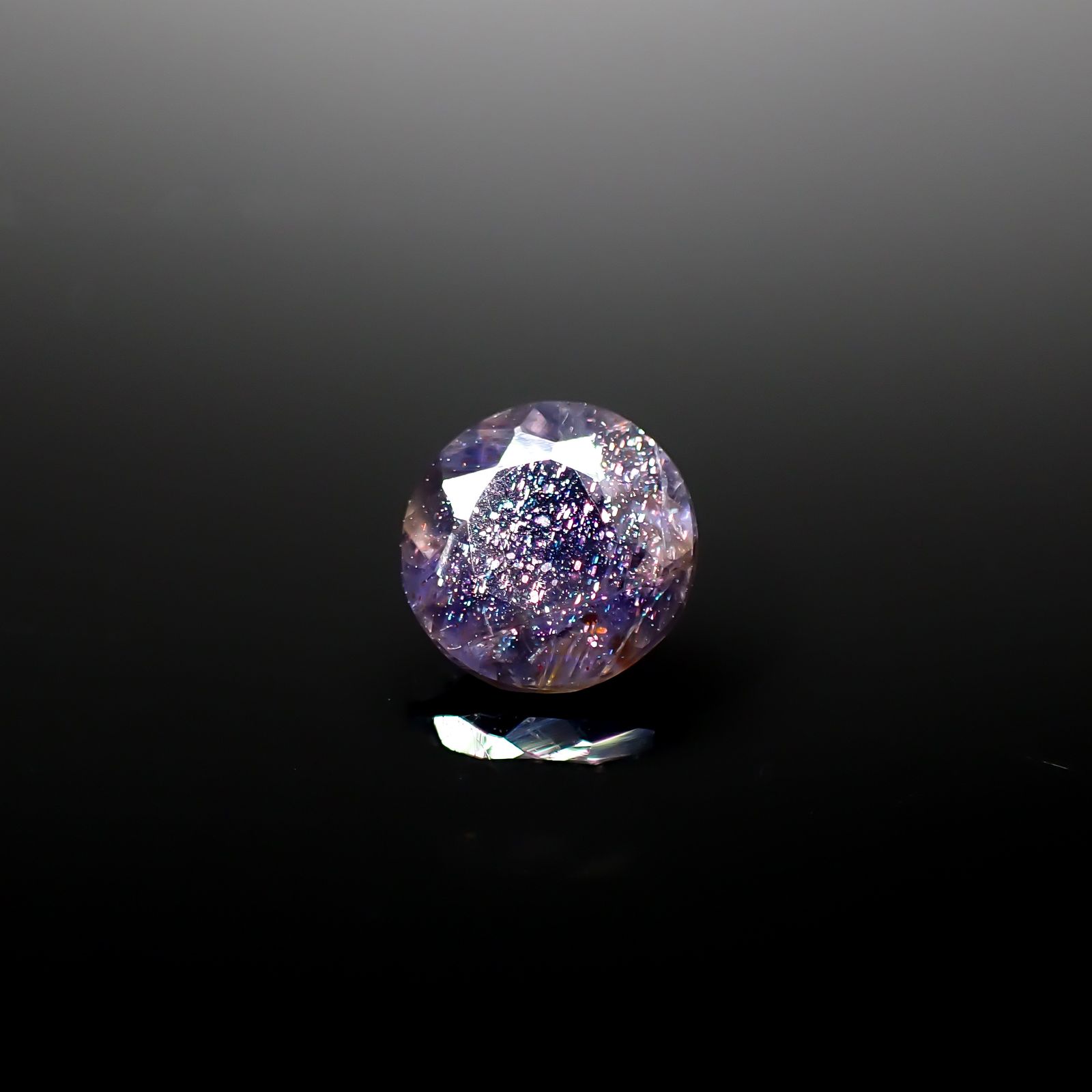 ブラッドショットアイオライト インド産 1.30ct [241129463]7.6x7.3mm前後