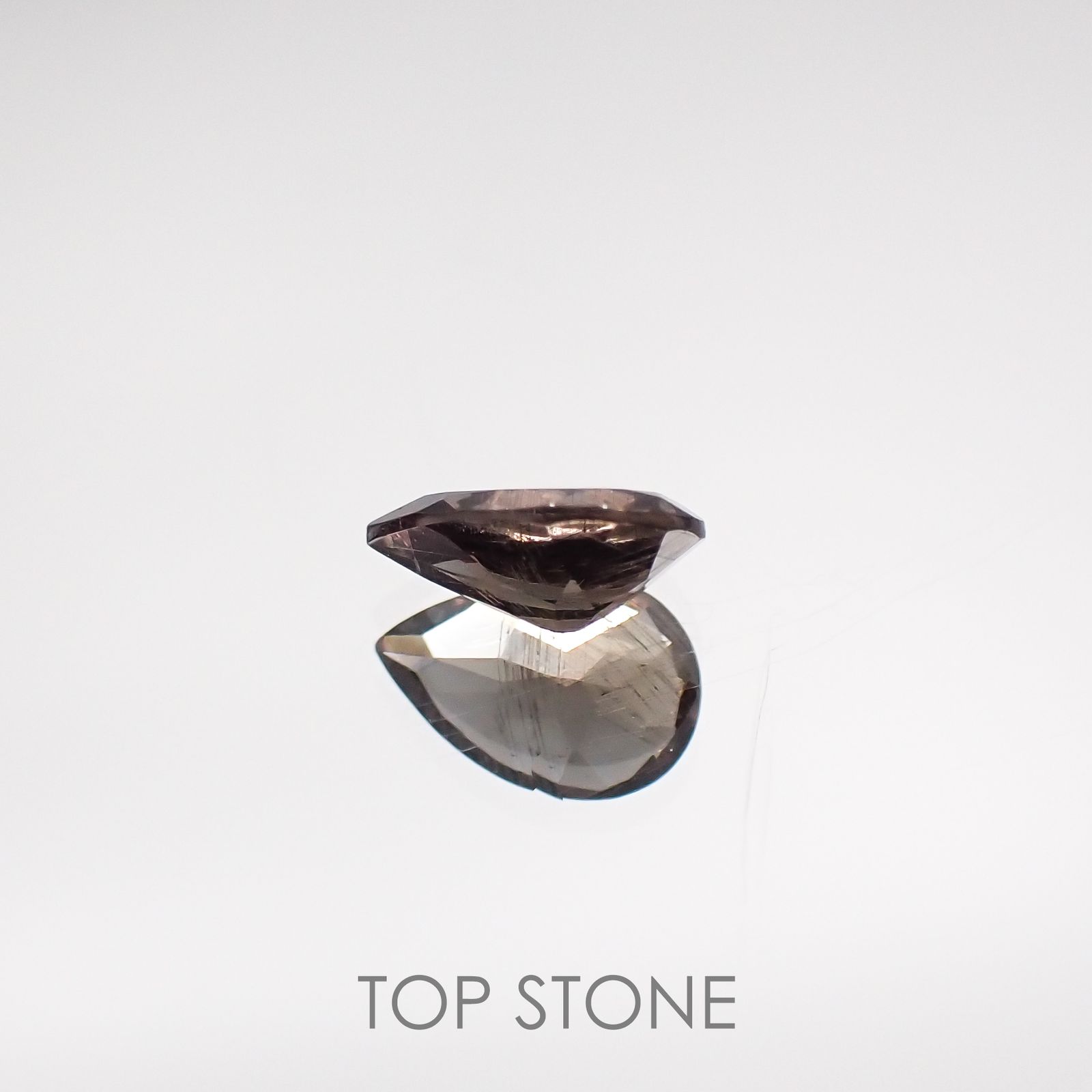 カラーチェンジガーネット タンザニア・マダガスカル産 ルース 0.45ct[210611193]6.2×4mm前後