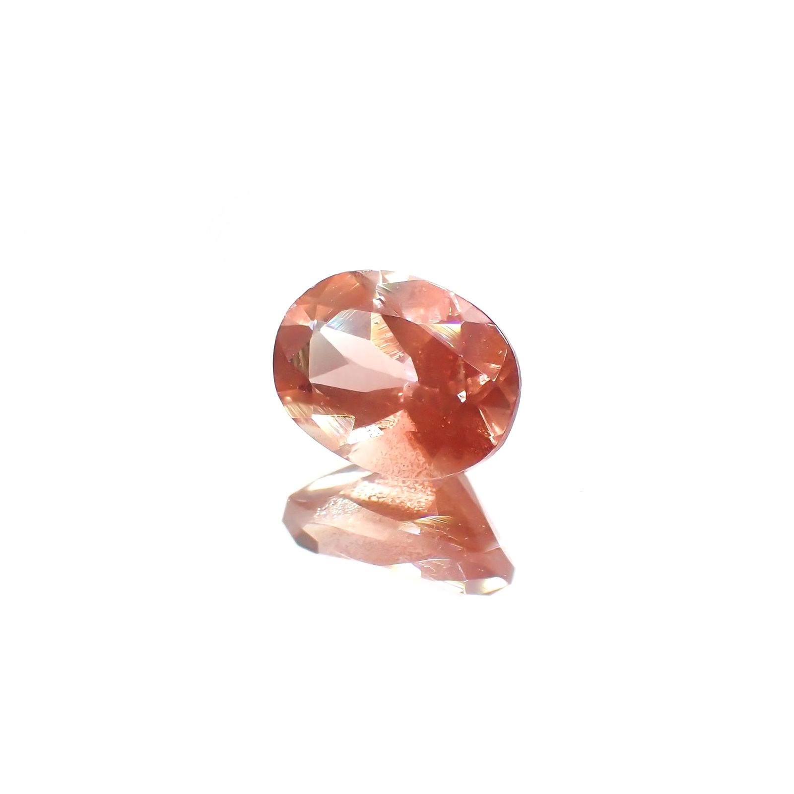 オレゴンサンストーン(宝石名ラブラドライト)アメリカ・オレゴン州産 1.27ct 識別済[250717178]7.9x6.1mm前後