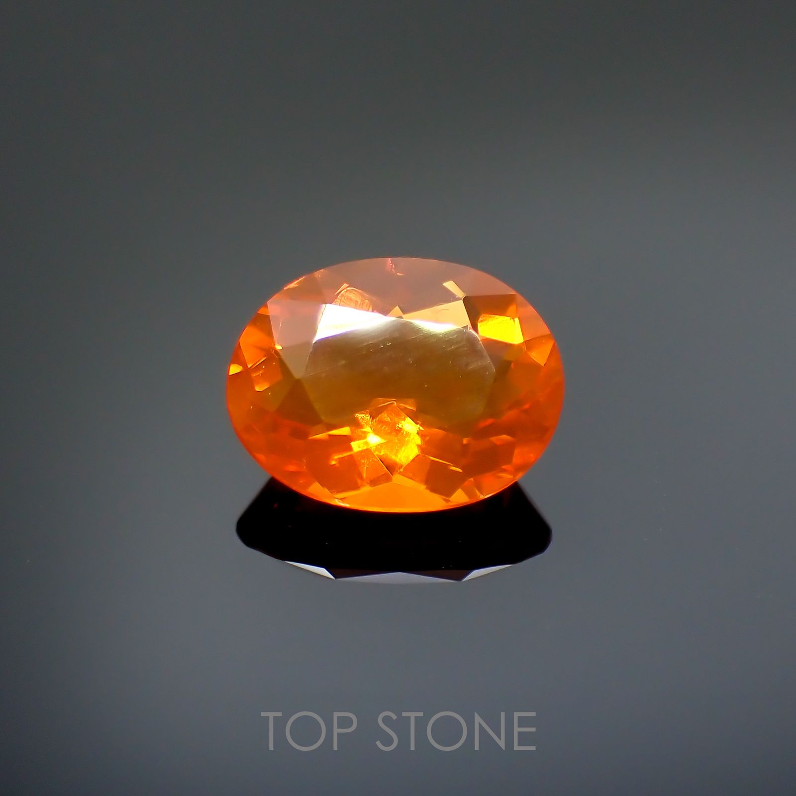 ファイヤーオパール(宝石名ファイヤー・オパール) メキシコ産 1.56ct 識別済[20117524]9.8×7.6mm前後