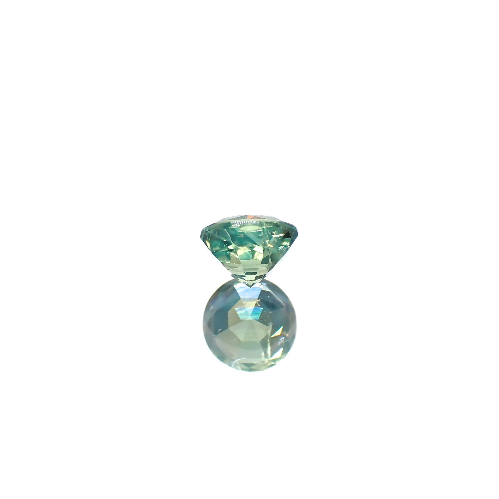 アレキサンドライトキャッツアイ ブラジル・ミナスジェライス州ヘマチタ鉱山産 0.24ct[240527433]3.6x3.6mm前後