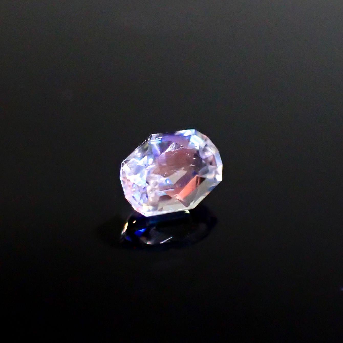 ◇カスタムカット◇レインボームーンストーン マダガスカル産 0.32ct [250229849]5x3.8mm前後