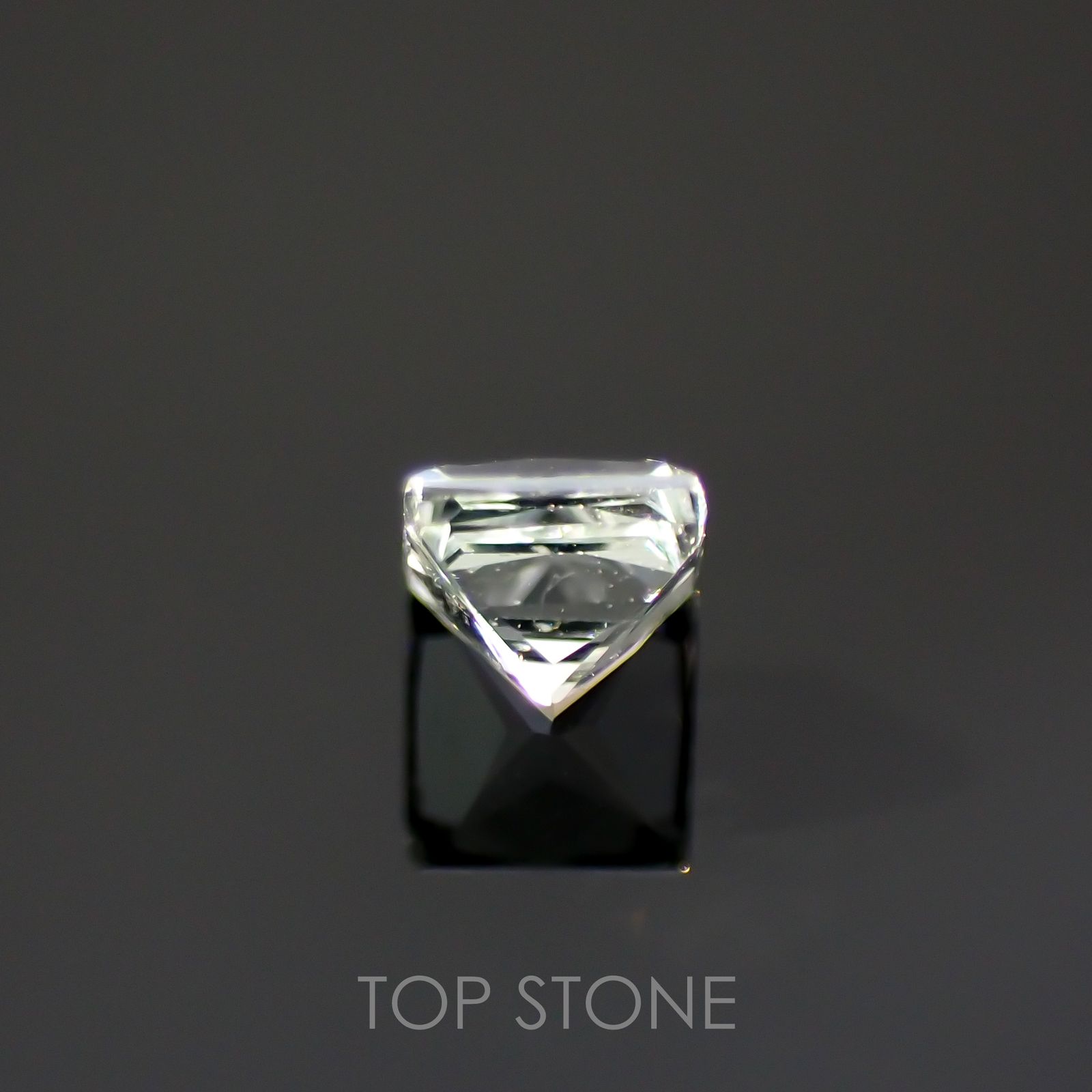 ◇プリンセスカット◇リューコガーネット(宝石名ホワイト グロッシュラー・ガーネット)ビルマ産 0.13ct 識別済[220115440]2.5x2.5mm前後