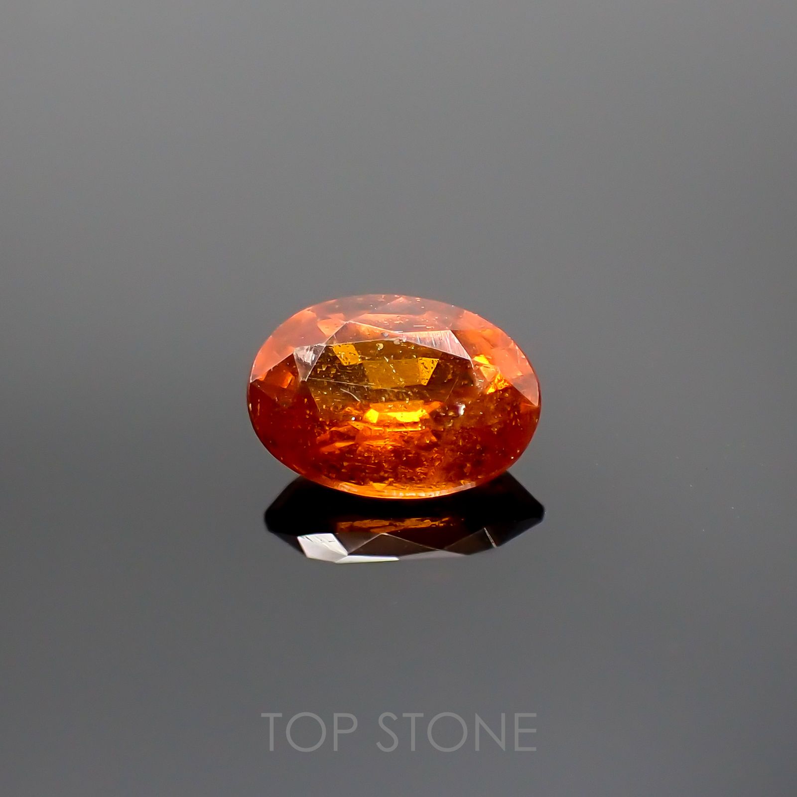 オレンジカイヤナイト(宝石名カイヤナイト) タンザニア産 0.87ct 識別済[210812449]6.9×4.9mm前後