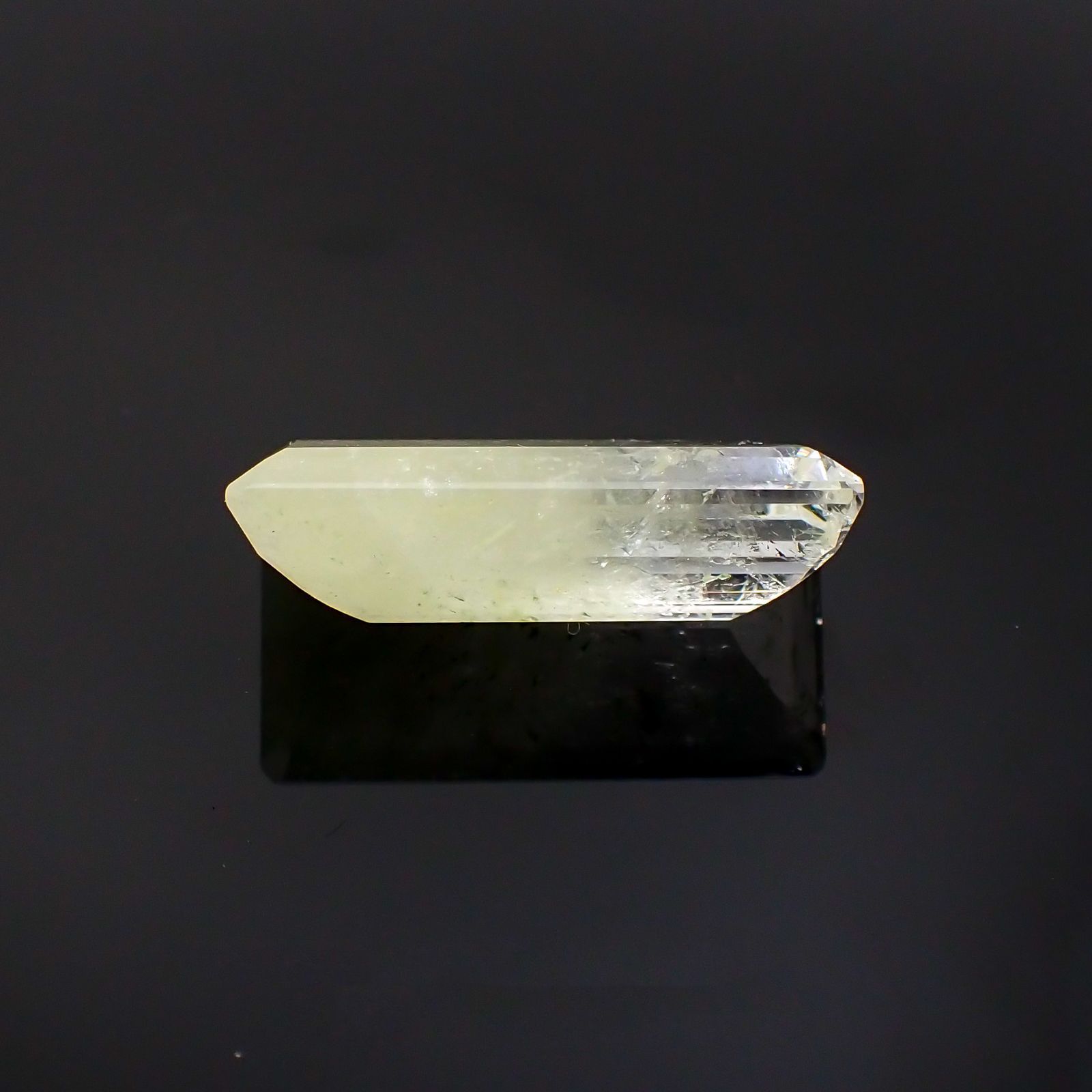 サルファーインクォーツ ブラジル産 12.08ct[231124309]22.1x10mm前後