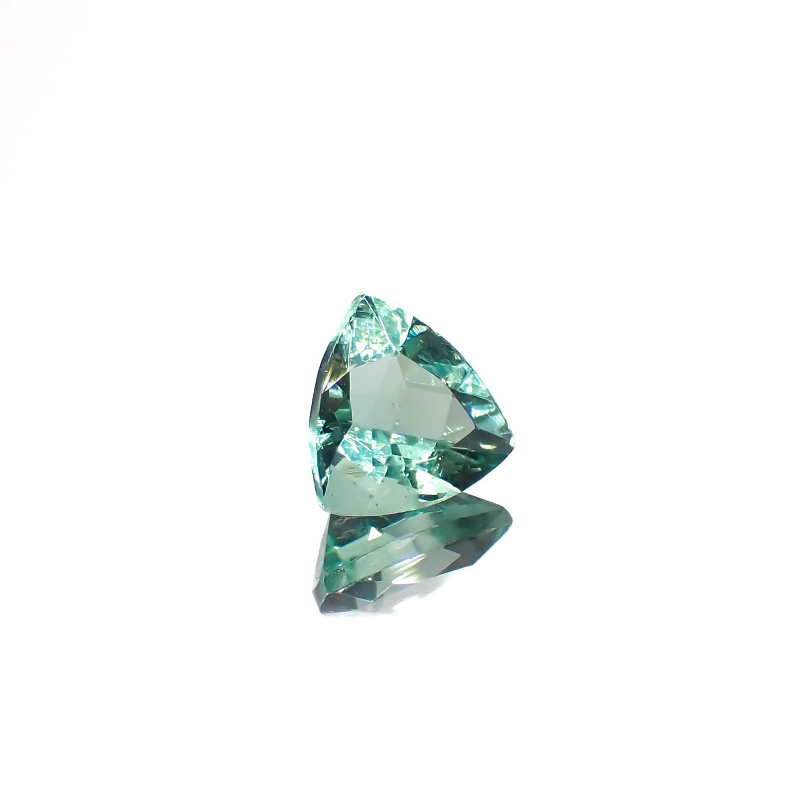 フローライト フルオレッセンス イギリス・ロジャリー鉱山産 1.22ct[230522139]6.8x7mm前後