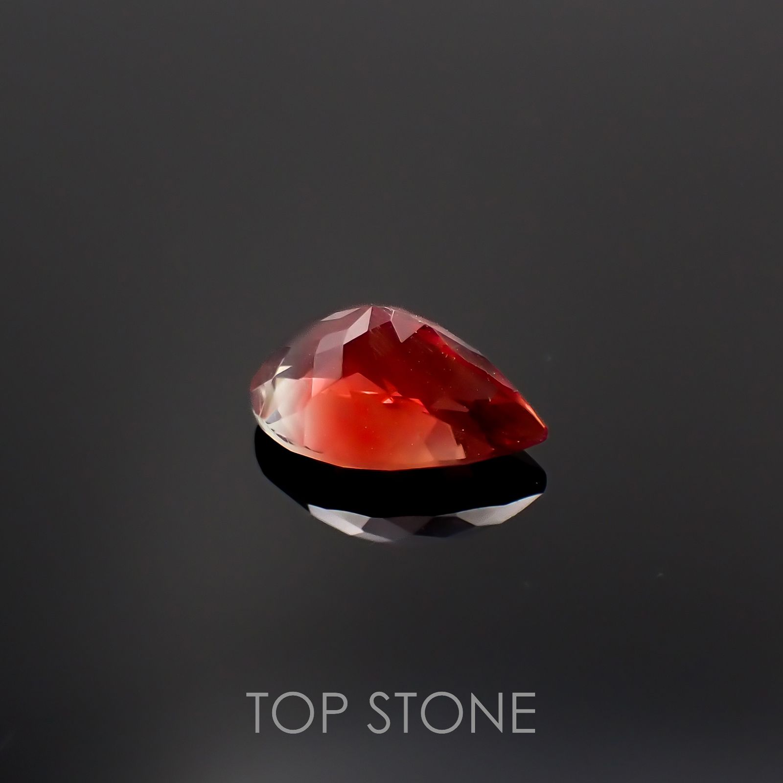 オレゴンサンストーン アメリカ・オレゴン州産 1.85ct[230119982]10.3x6.6mm前後