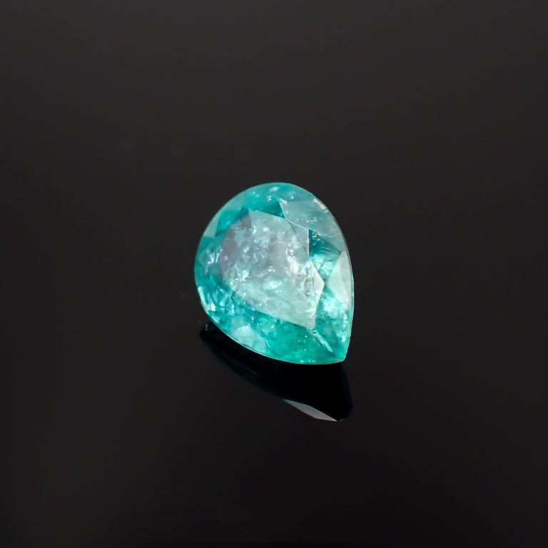 パライバトルマリン(宝石名トルマリン/別名パライバ・トルマリン)ブラジル・キントス鉱山産 0.850ct ソ付(宝貴協)[221018742]7.6x5.5mm前後