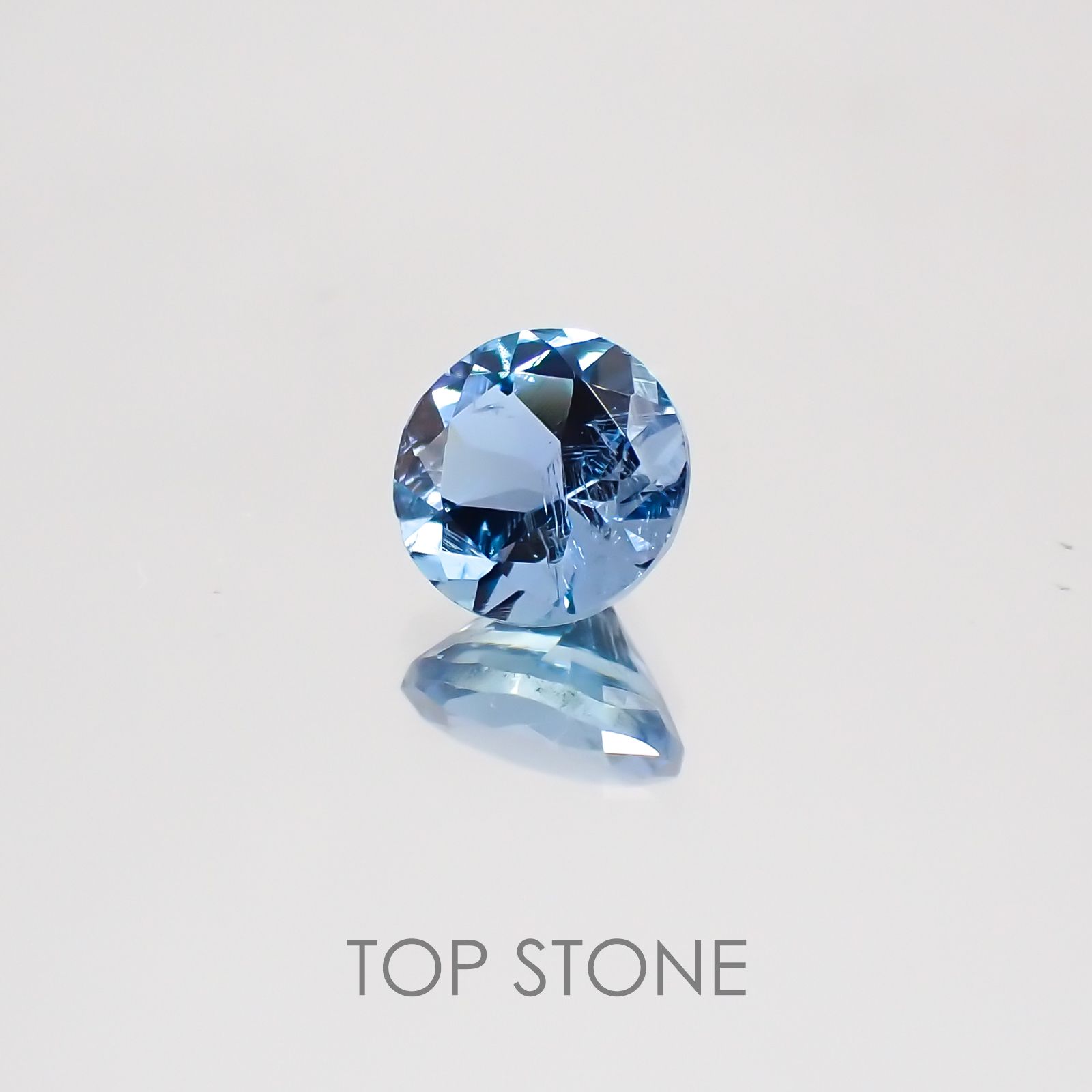 アクアマリン サンタマリアカラー(宝石名アクアマリン) モザンビーク産 0.55ct 識別済[20002607]5.4×5.4mm前後