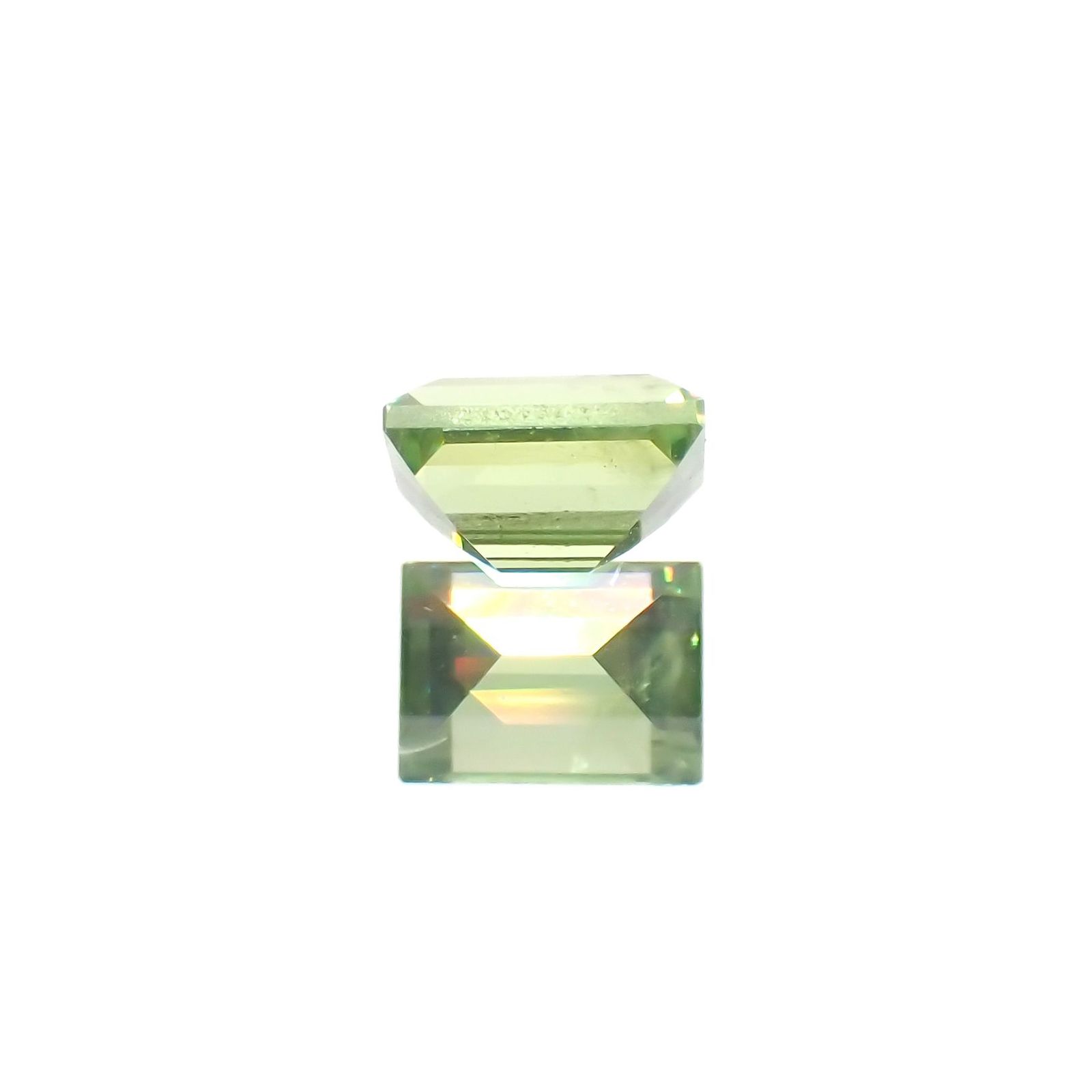 デマントイドガーネット ロシア産 0.23ct / 3.7x2.7mm前後 [260923656]