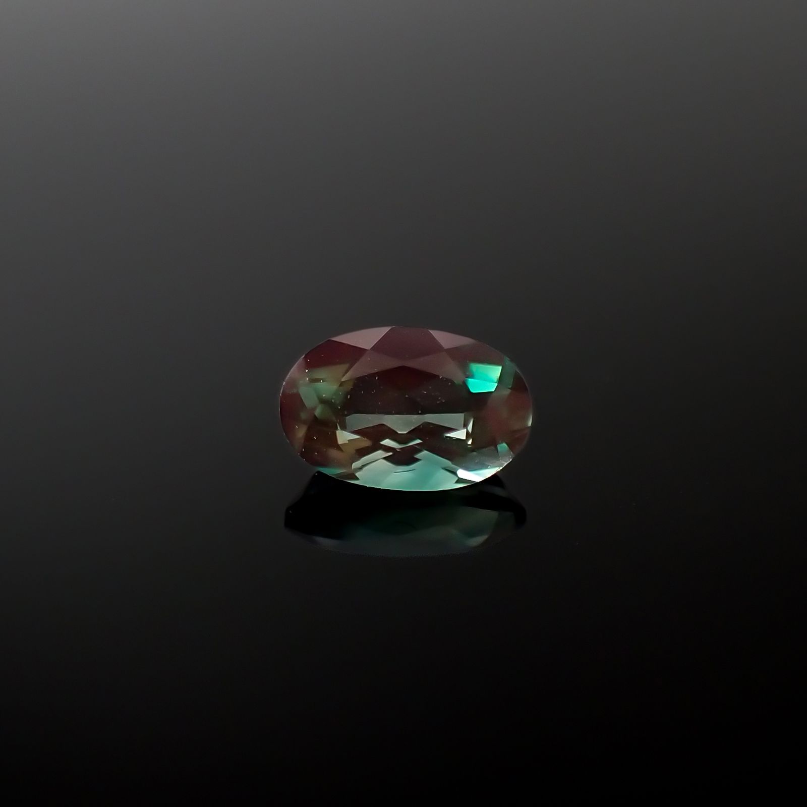 カラーチェンジアンデシン モンゴル産 0.41ct[240226321]5.9x3.9mm前後