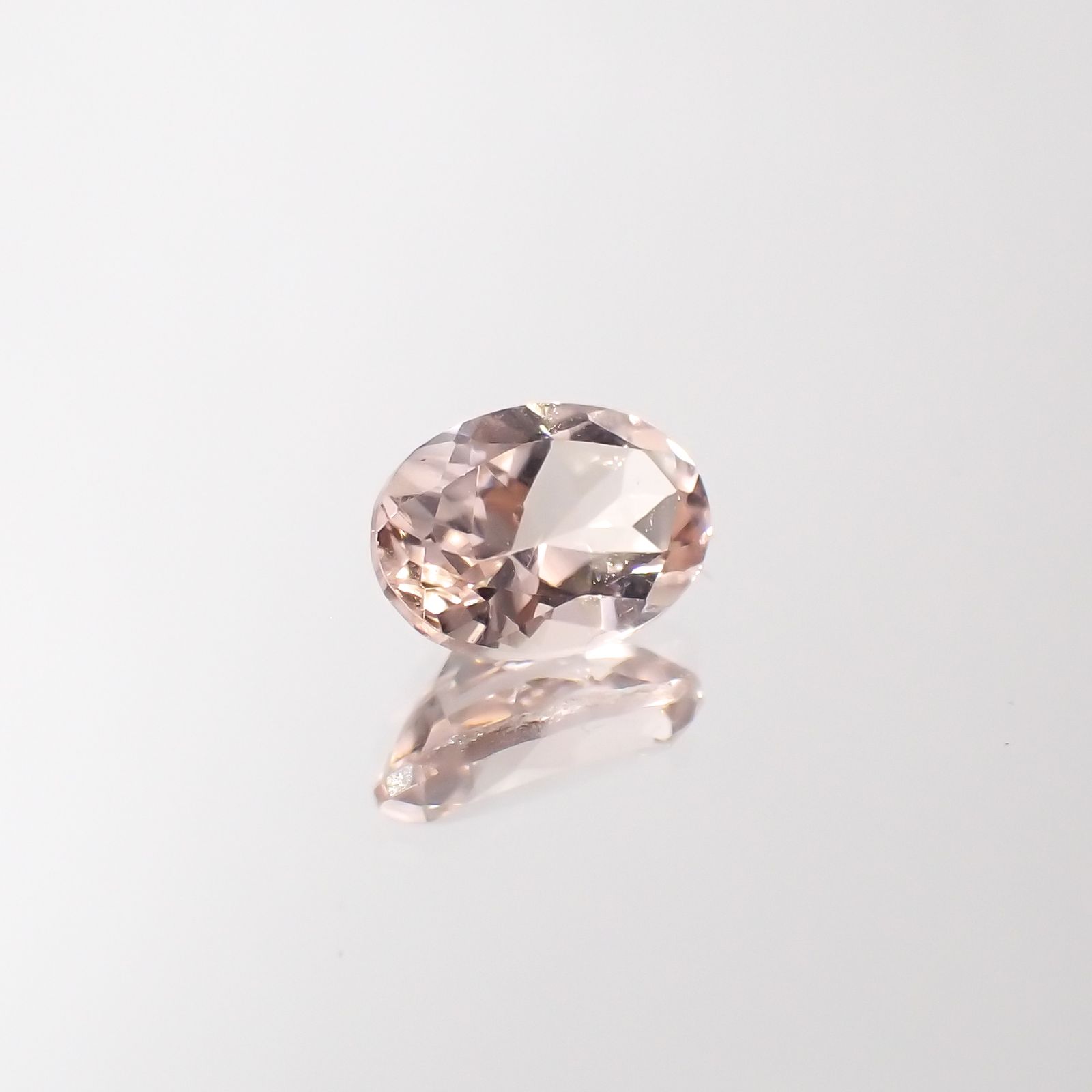 モルガナイト(宝石名モルガナイト)ナイジェリア産 0.73ct 識別済[230321164]7.2x4.9mm前後