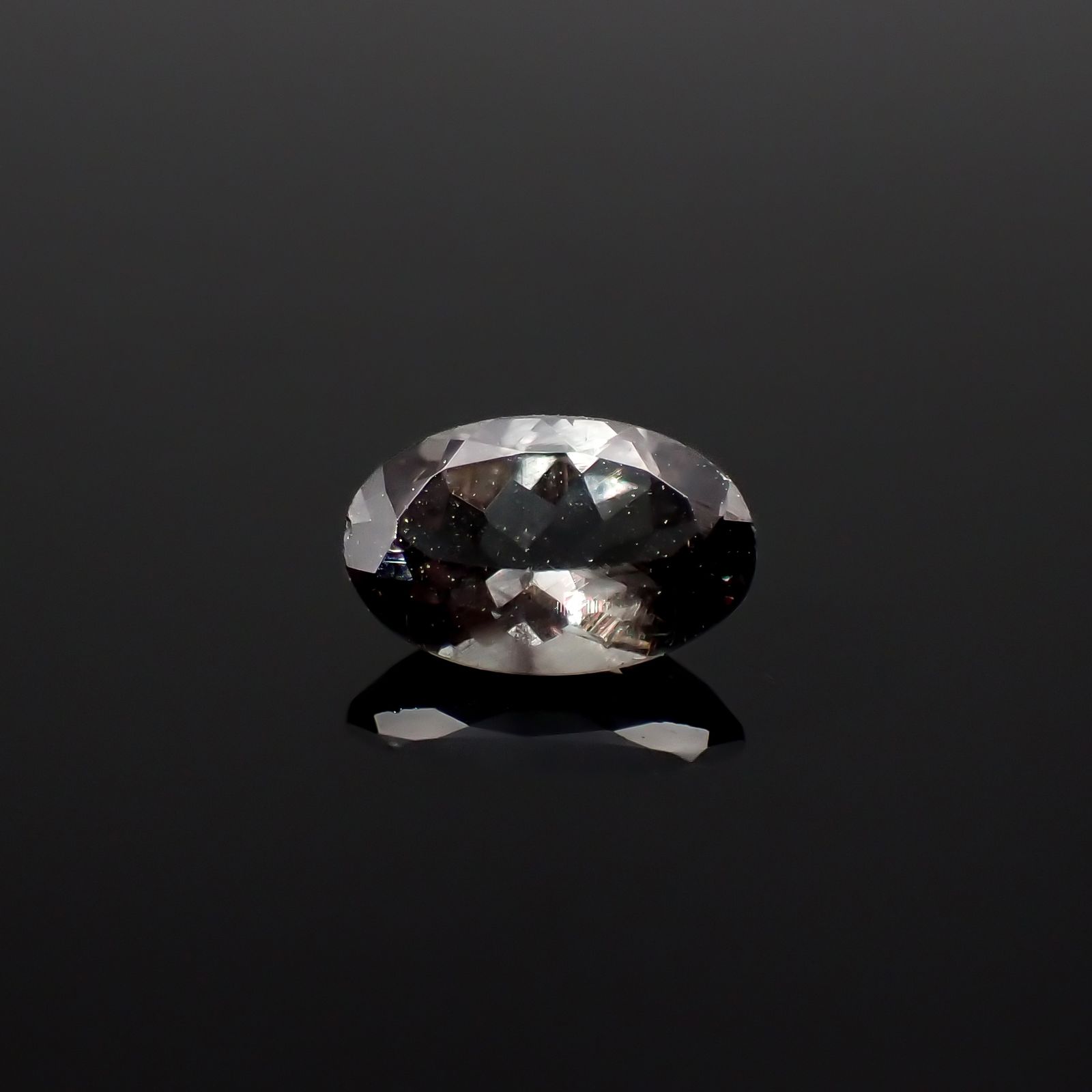 ベキリーブルーガーネット（カラーチェンジガーネット アレキタイプ） マダガスカル・ベキリー産 0.44ct[240222998]5.9x3.8mm前後