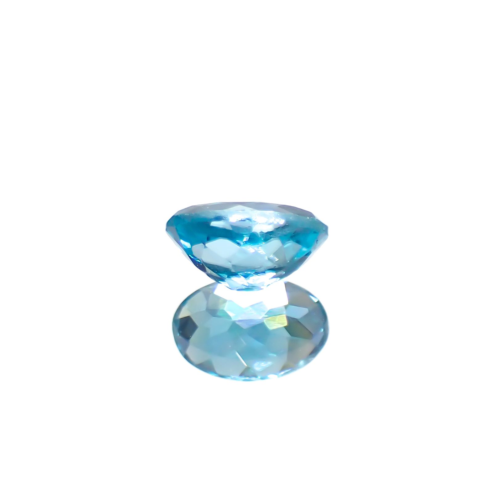 ブルージルコン カンボジア産 0.79ct[240728511]6.2x4mm前後