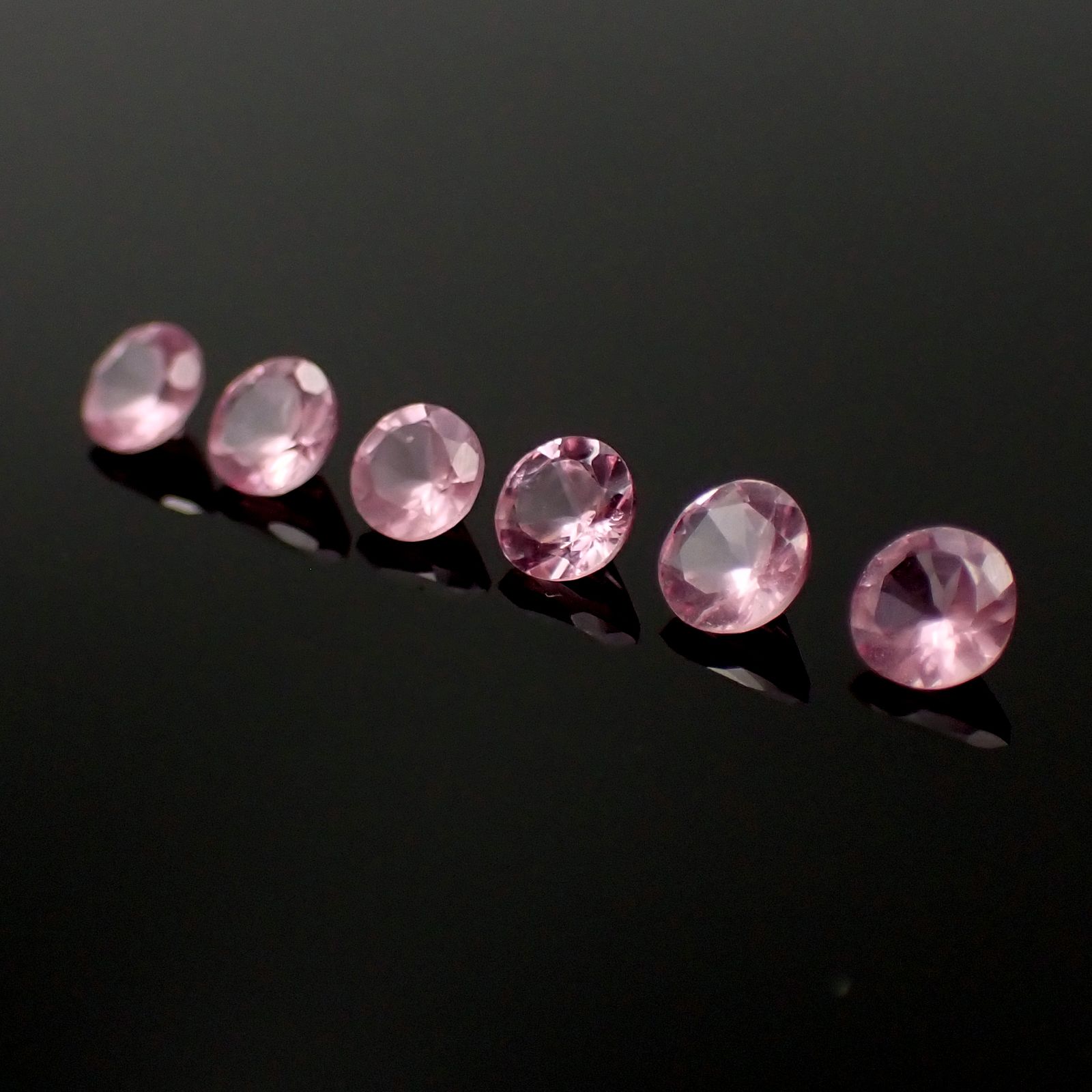 ◆ランダムセレクト-Limited edition-◆<先着20個>シルキーピンクスピネル タンザニア産 約0.16-0.21ct[230722727]3.3-3.5x3.3-3.5mm前後