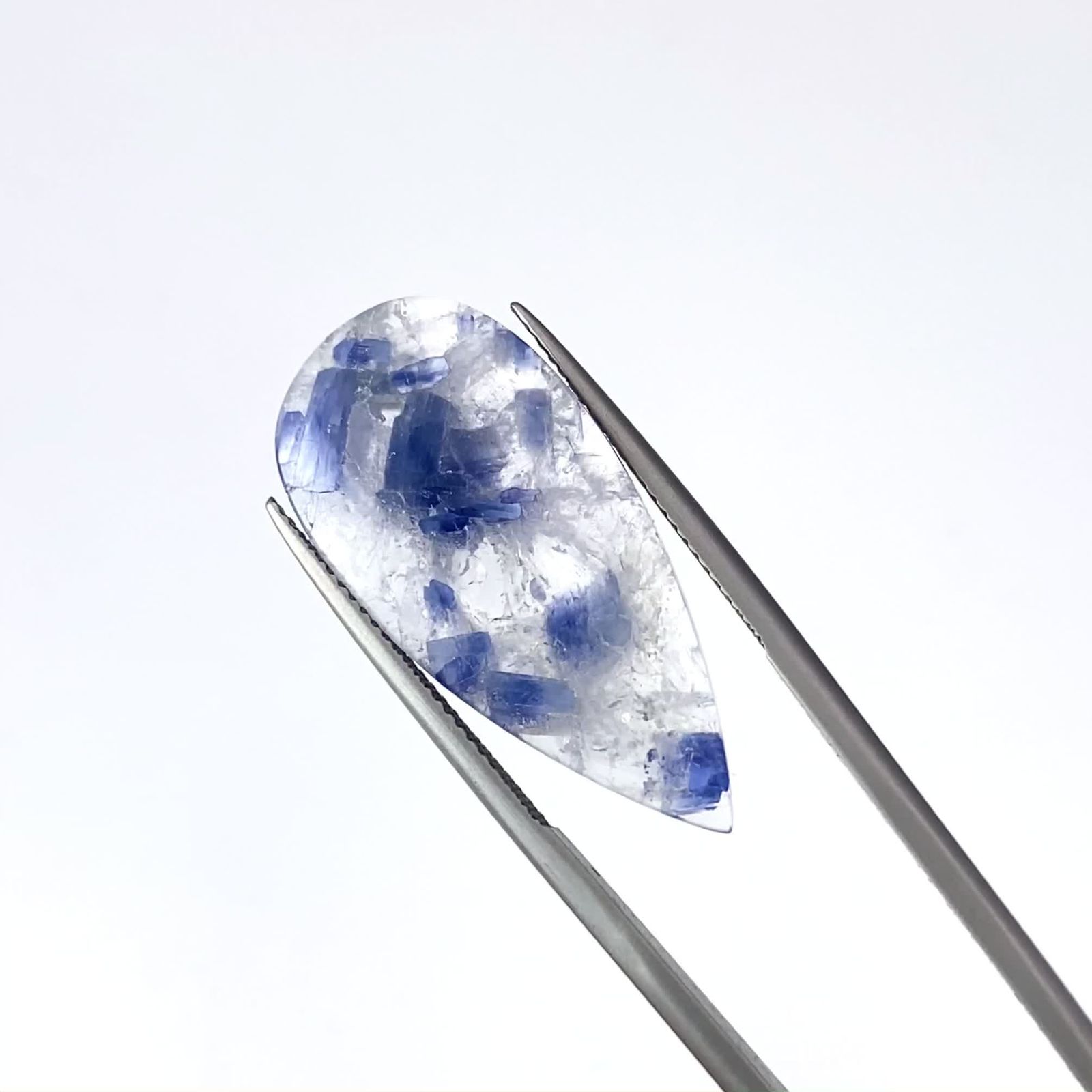 カイヤナイトインクォーツ ブラジル産 14.18ct / 31x14.3mm前後