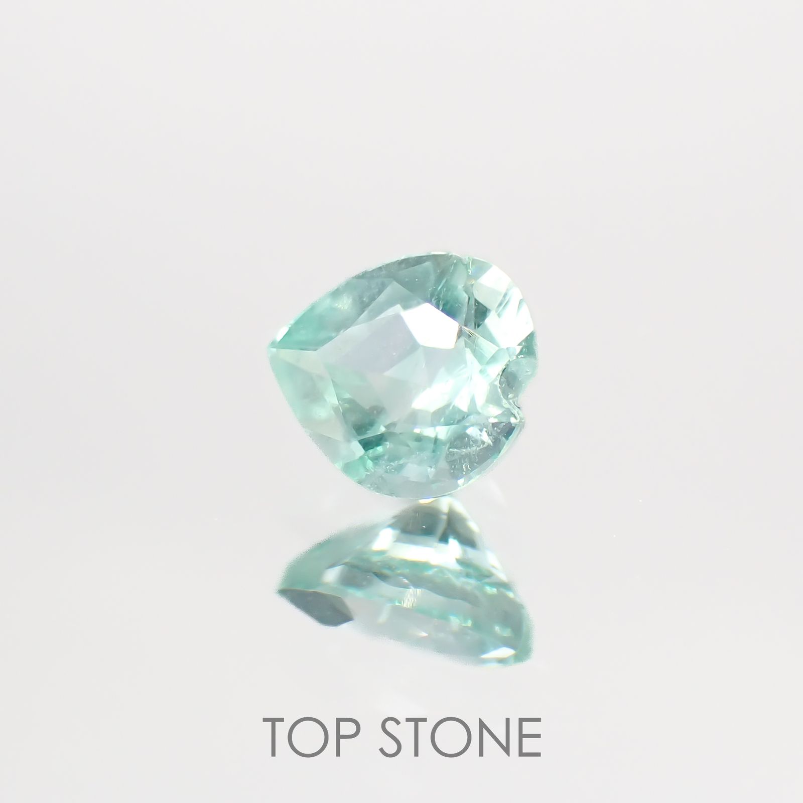 ミントベリル(宝石名グリーン・ベリル)ブラジル産 0.28ct 識別済[220817555]4.6x4.3mm前後