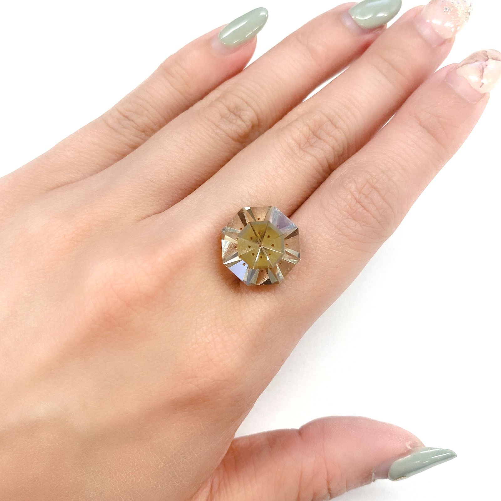 ◇オクタゴンカット◇ガーネットインスモーキークォーツ ブラジル産 11.28ct[210410528]13.9×14.1mm前後