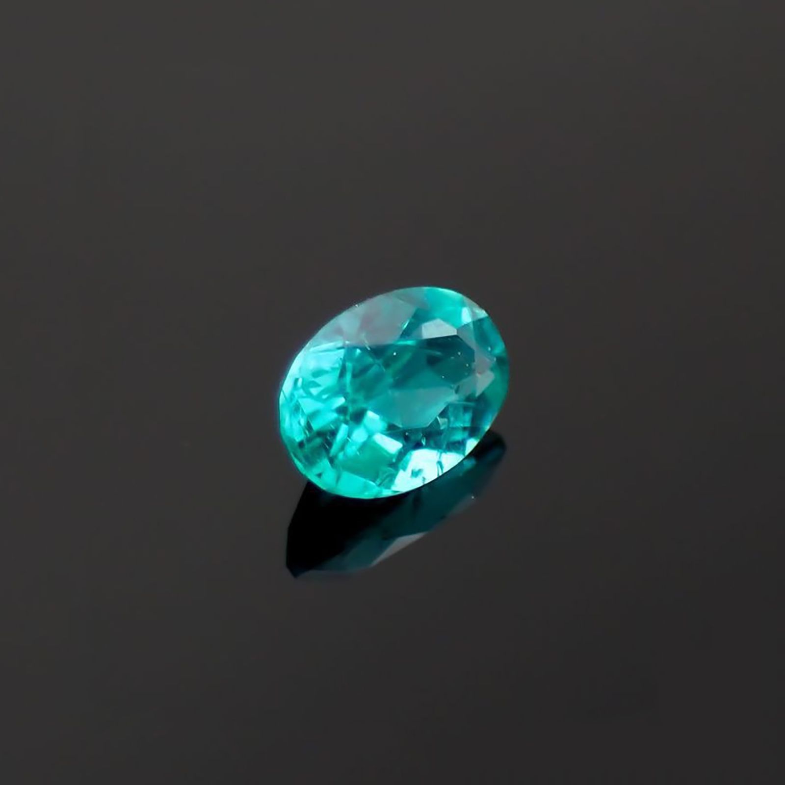 パライバトルマリン(宝石名トルマリン/別名パライバ・トルマリン)ブラジル産 識別済 0.083ct / 3.3x2.2mm前後 [221018775]