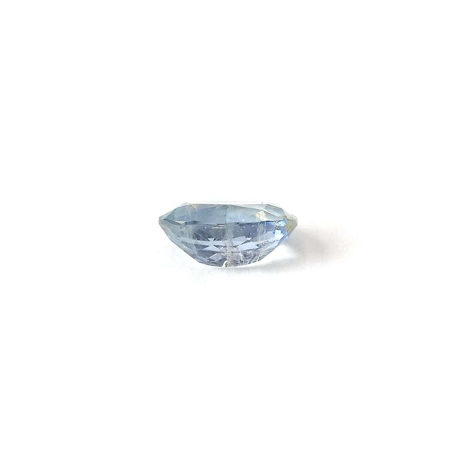 ジェレメジェバイト(宝石名エレメジェバイト)ナミビア産 ソ付(彩珠) 0.759ct / 6.9x4.9mm前後 [220817285]