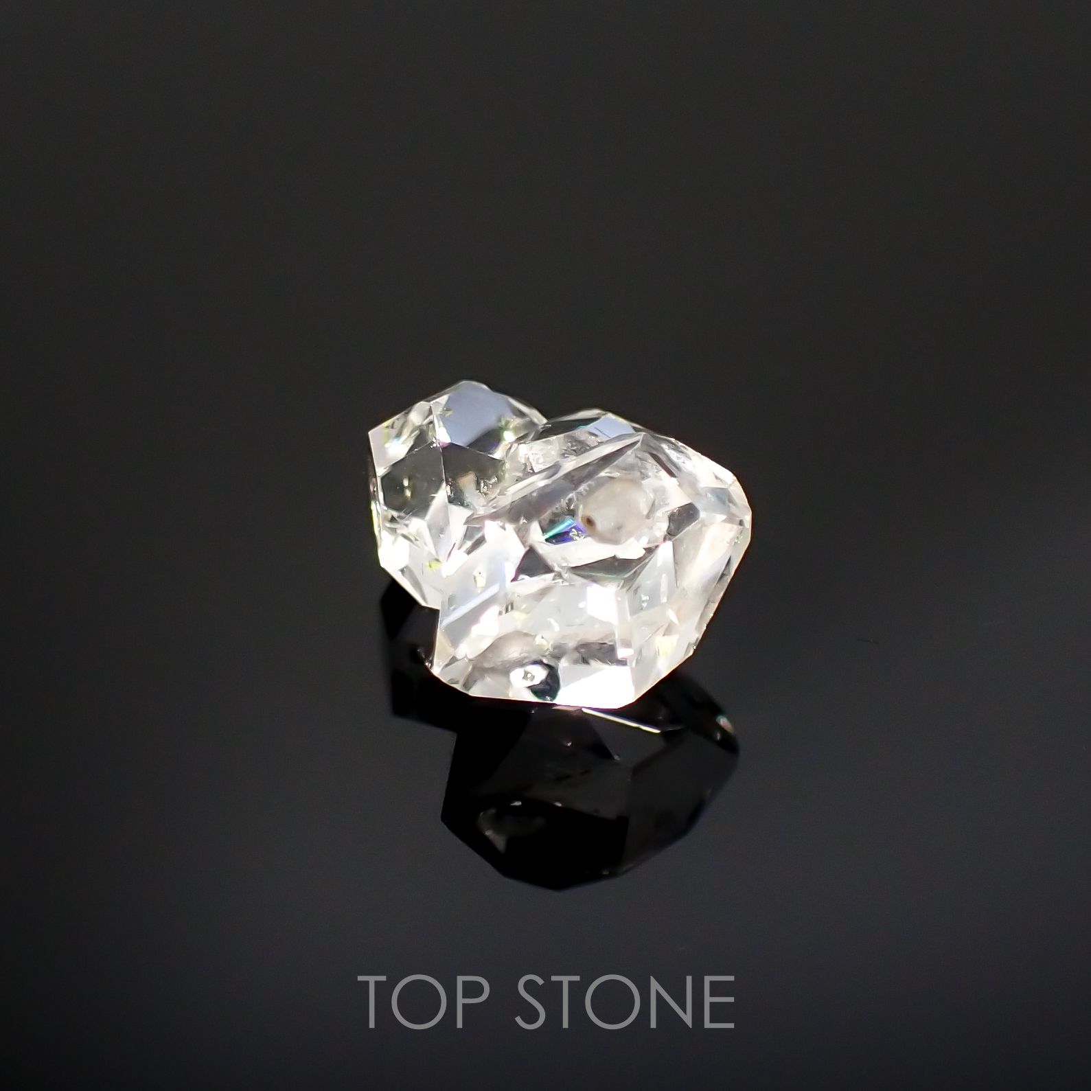 オイルインクォーツ原石 パキスタン産 3.17ct[220115466]11.5x9.3mm前後