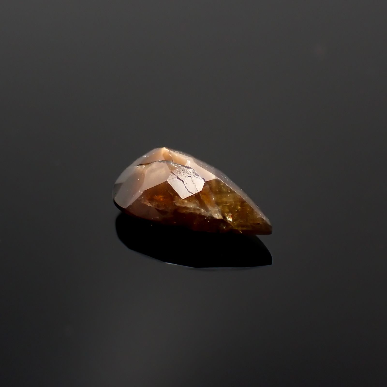 ゴールドシーンサファイア非加熱 ケニア産 1.54ct[230321331]9.4x5.7mm前後