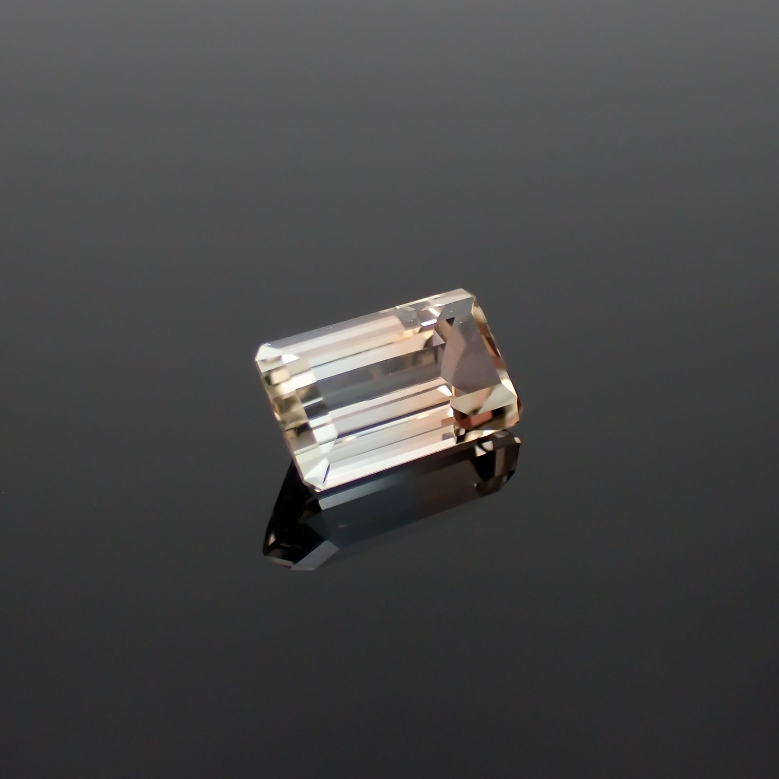 バイカラートパーズ ウクライナ産 2.46ct[231224891]9.3x5.5mm前後