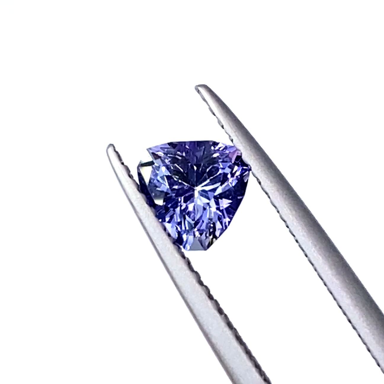 ◇カスタムカット◇タンザナイト(宝石名タンザナイト)タンザニア産 0.67ct 識別済[221118964]5.5x5.9mm前後 | TOP  STONE(トップストーン)