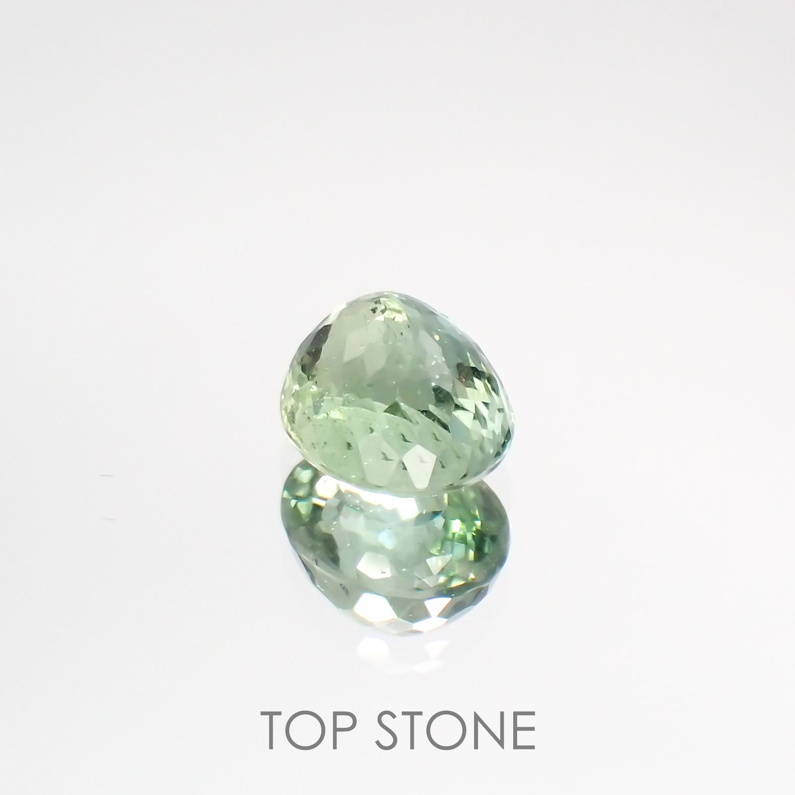 グリーンアパタイト(宝石名アパタイト) マダガスカル産 2.08ct 識別済[211113807]7.9×6.7mm前後