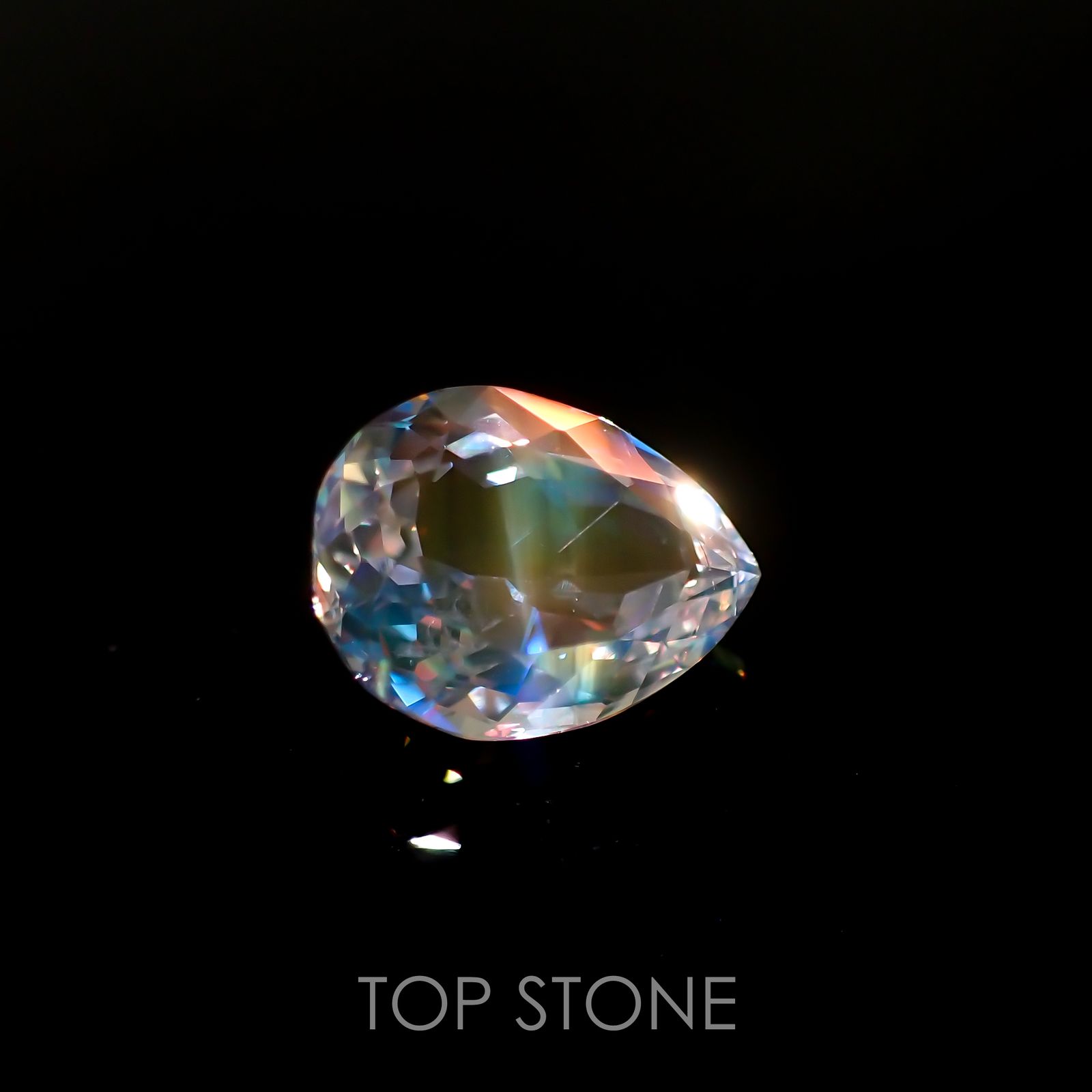 レインボームーンストーン(宝石名ラブラドライト) マダガスカル産 2.375ct ソ付(彩珠)[210711599]10.8×7.9mm前後