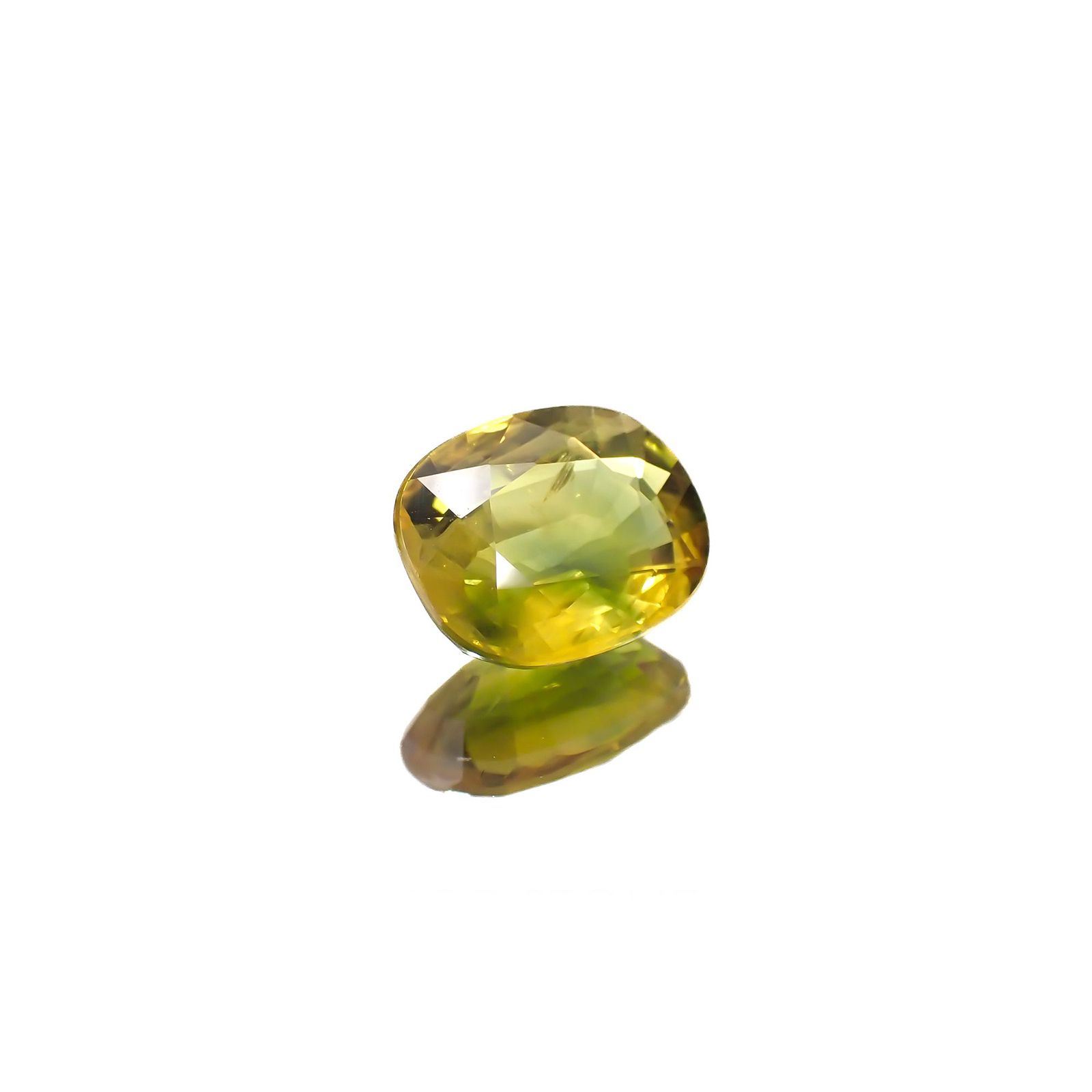 パーティカラーサファイア(宝石名パーティカラード・サファイア)タイ産 4.64ct 識別済[220717133]11.2x9mm前後